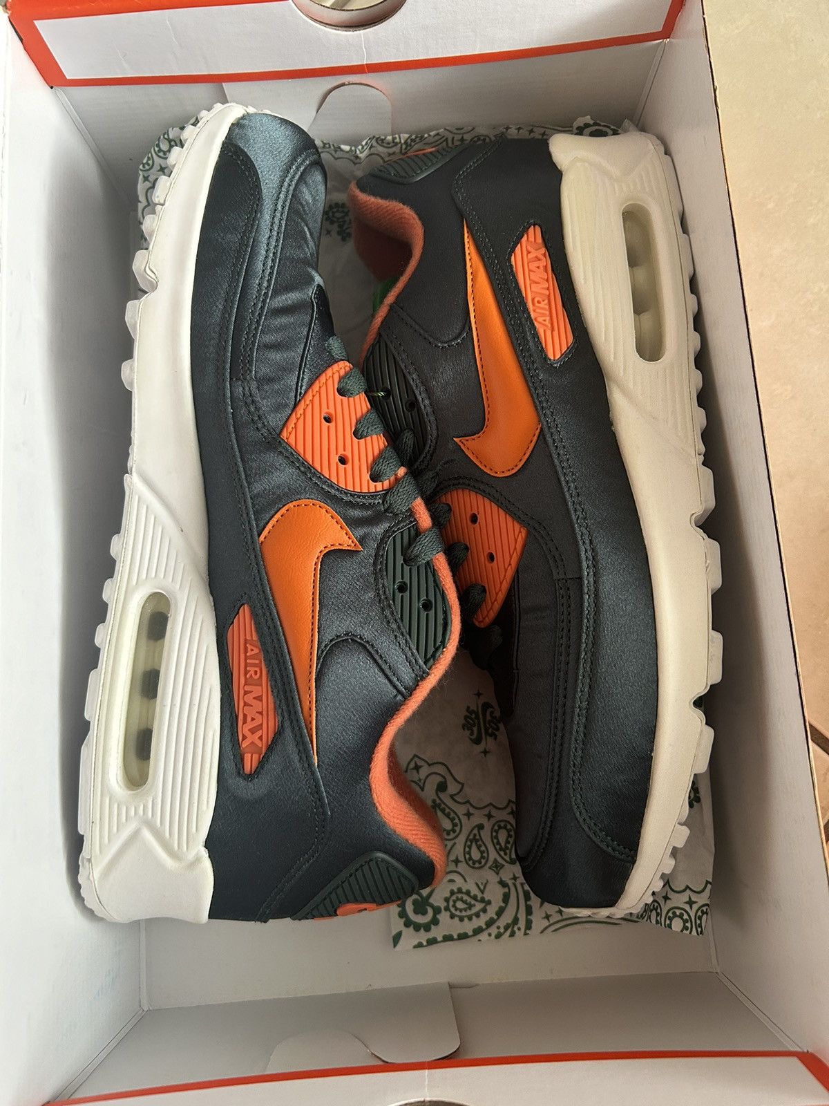 Nike Nike Air Max 90 Unknwn MIA305FL Sz 10.5 Size US 10.5 / EU 43-44 - 1 Thumbnail