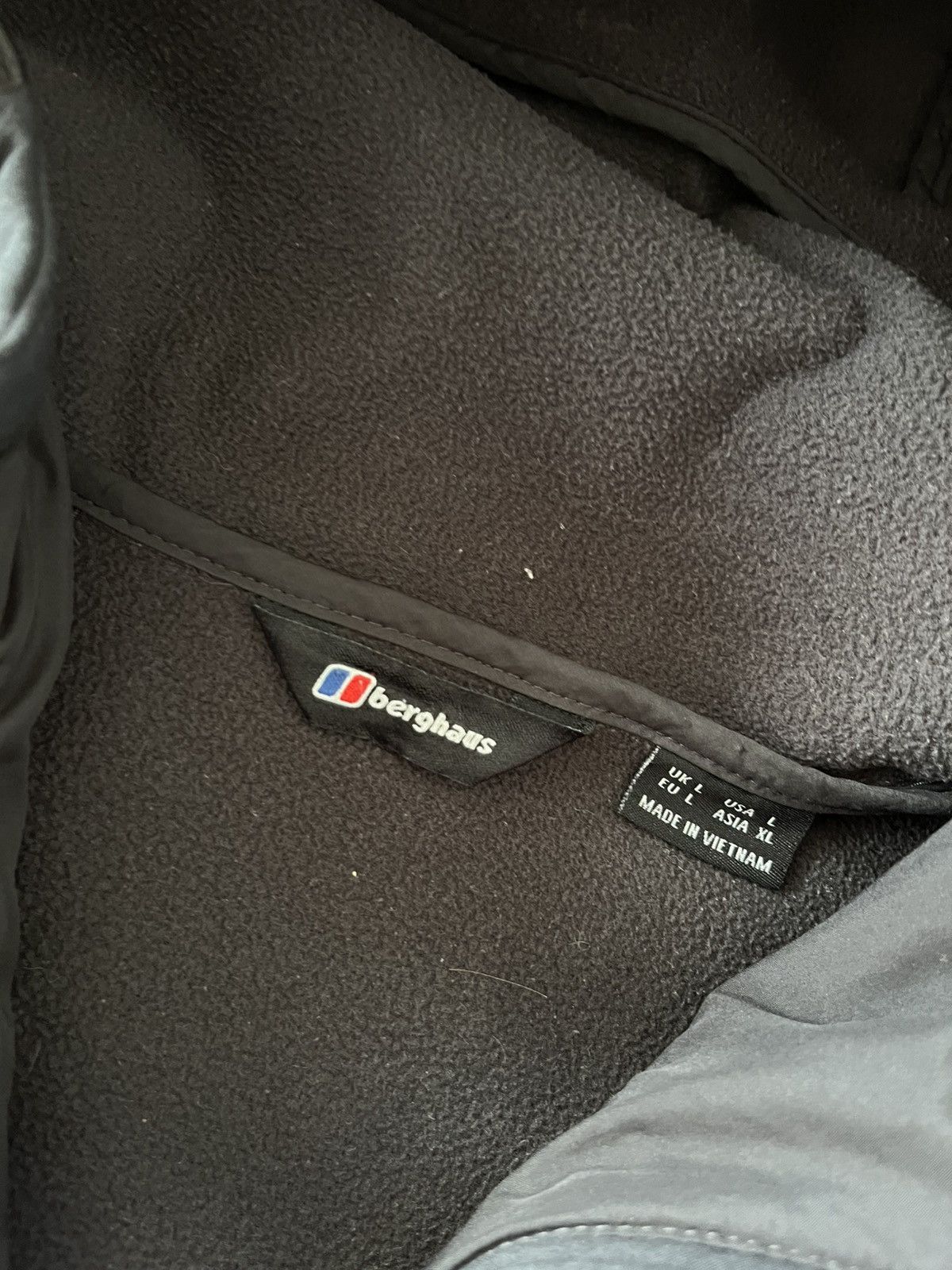 Berghaus Berghaus Black Jacket Fleece Outdoor Gorpcore Waterproof Y2K Size US L / EU 52-54 / 3 - 15 Thumbnail