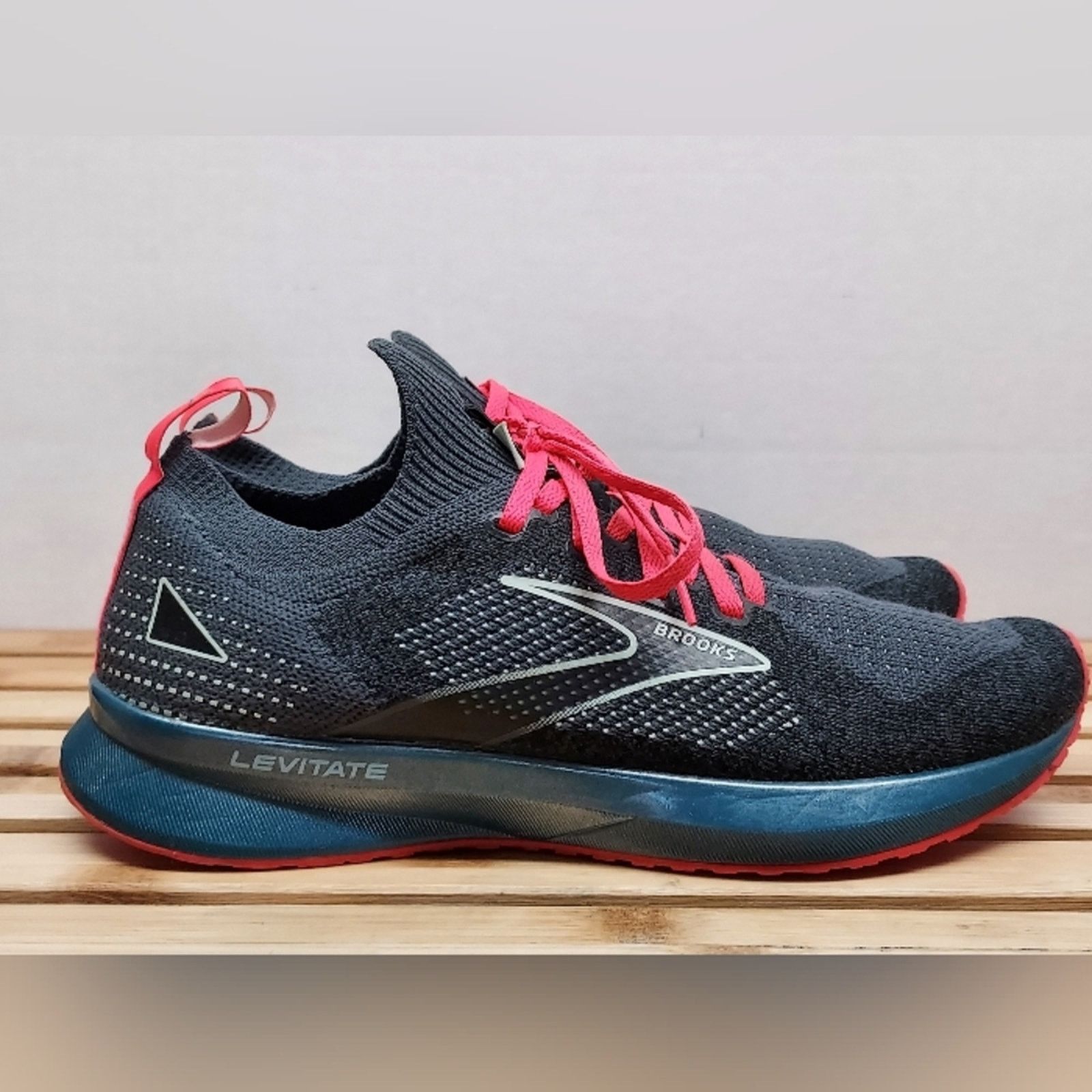 Brooks Brooks Womens Grey Levitate 5 Stealth Athletic Shoes Size 8 Size US 8 / IT 38 - 6 Thumbnail