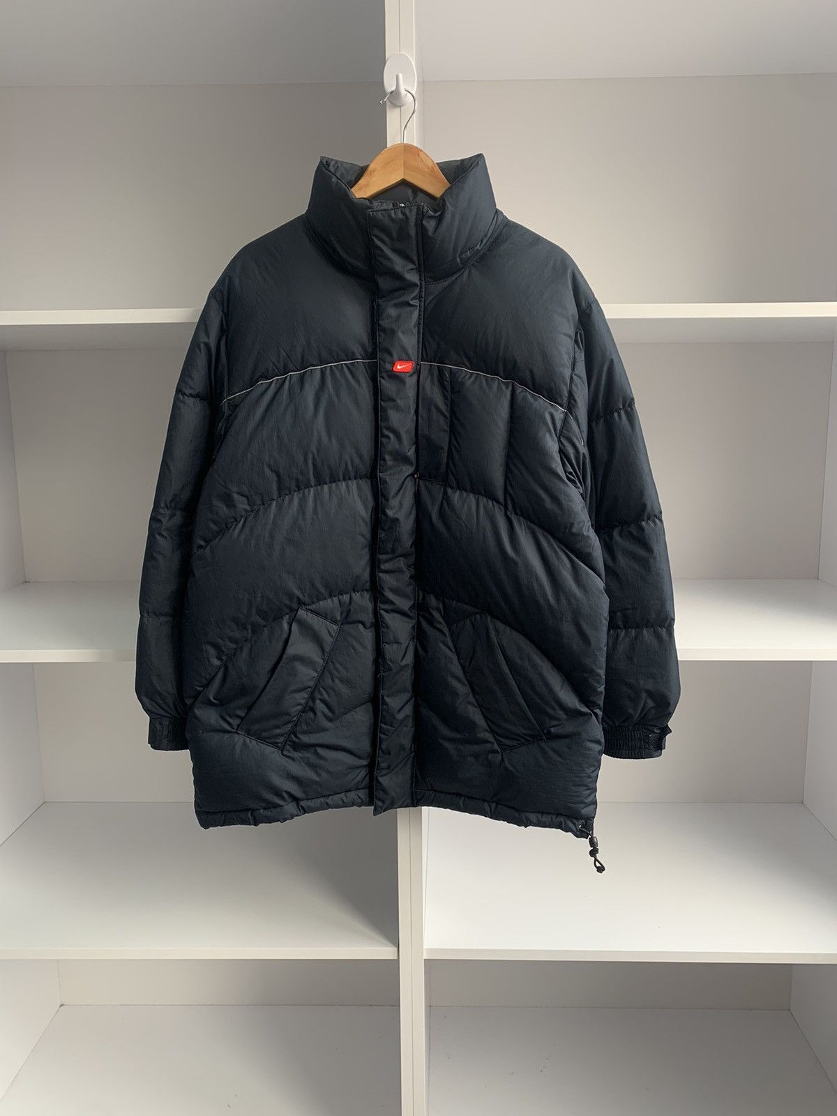 image of Nike Streetwear Y2K Puffer Jacket in Dark Blue, Men's (Size Small)