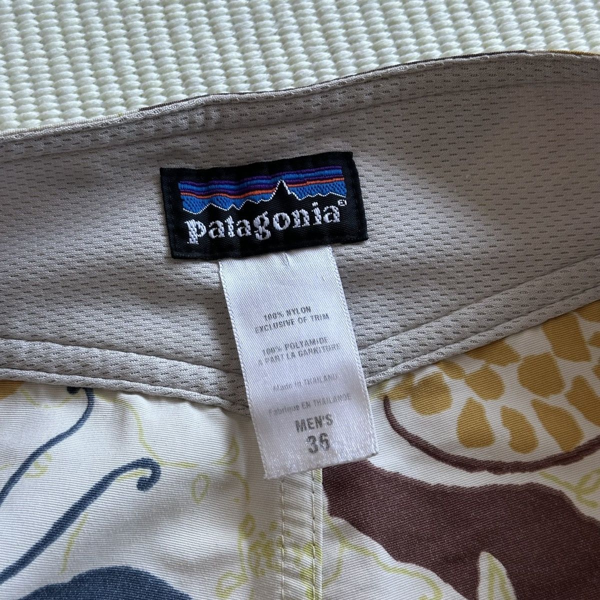 Patagonia Patagonia Wavefarer Floral Print Swim Board Shorts Size US 36 / EU 52 - 3 Thumbnail