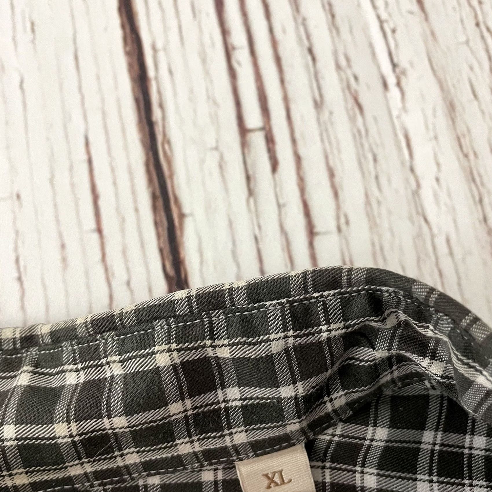 Vintage New England Shirt Co Plaid Long Sleeve Button-Up Shirt XL Gray White Mens Regular Sleeve Length Long Sleeve Plaid Shirt Size US XL / EU 56 / 4 - 3 Thumbnail