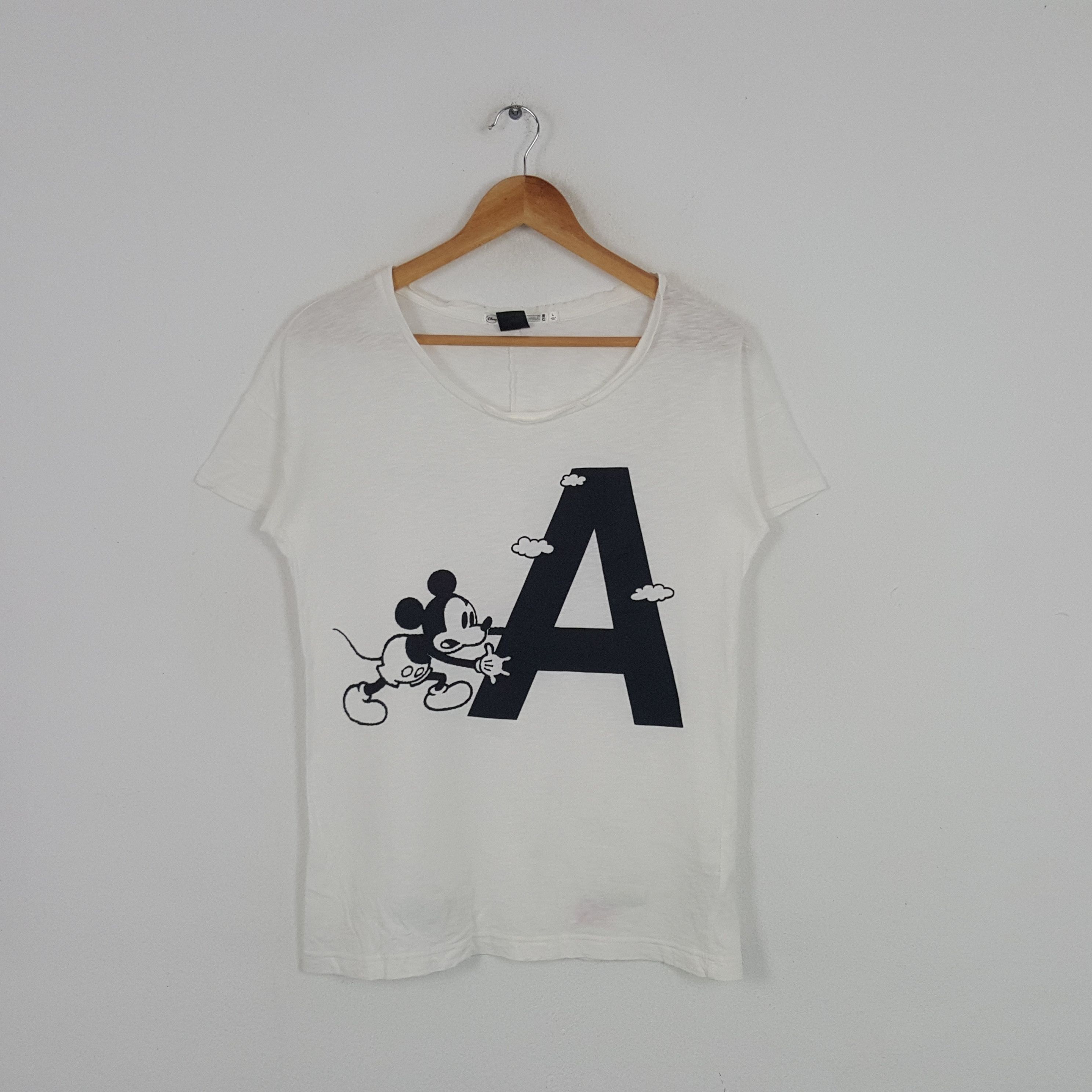 Mickey Mouse × Undercover × Vintage Vintage Mickey X Uniqlo X Undercover Japanese Brand Tshirt Size M / US 6-8 / IT 42-44 - 1 Thumbnail