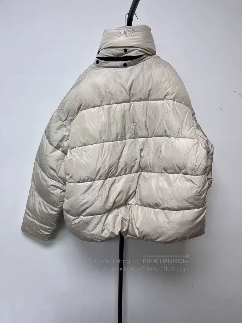 Balenciaga Balenciaga Solid color cocoon-shaped fluffy collar with do Size L / US 10 / IT 46 - 2 Thumbnail
