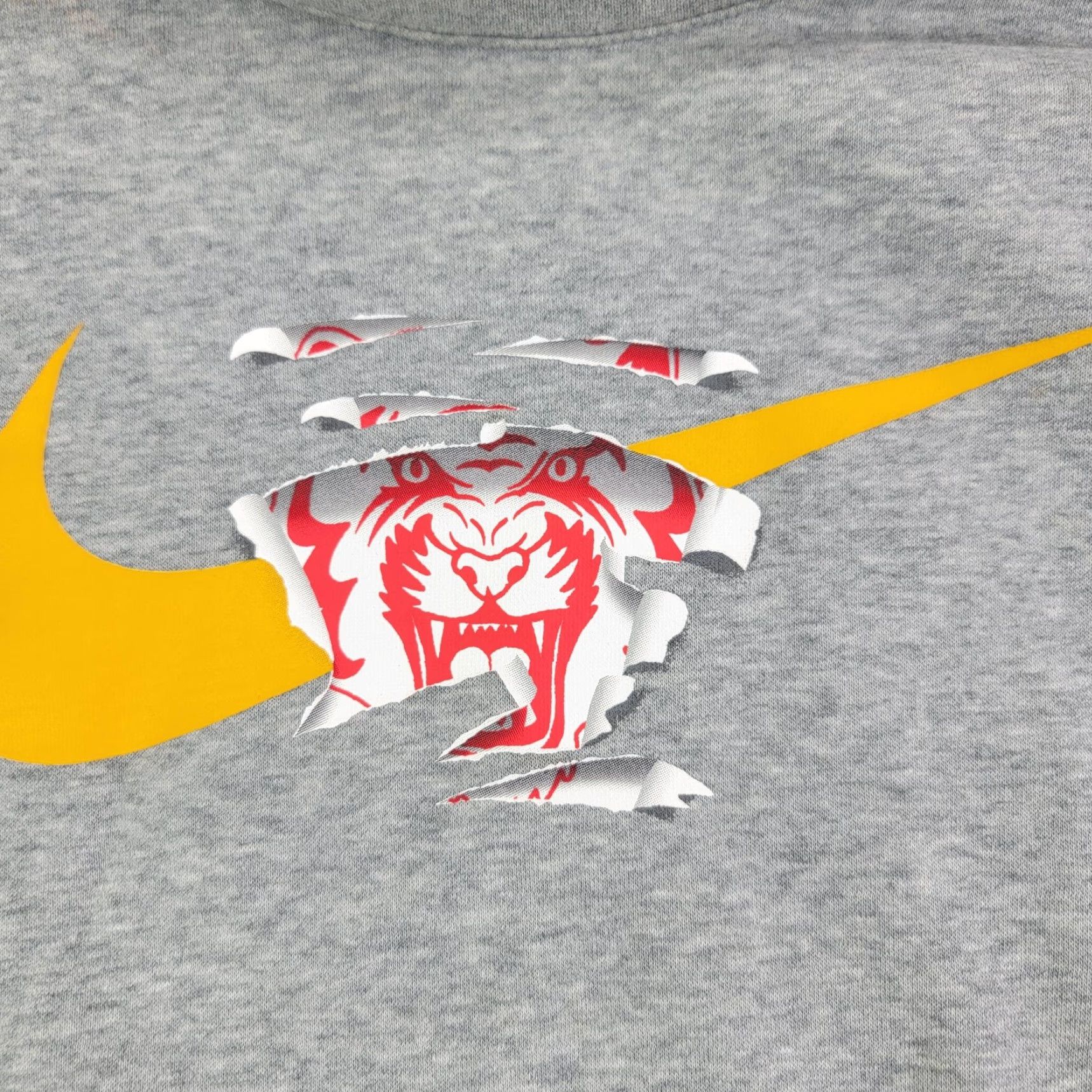 Nike Nike Sweatshirt Mens XL Gray Tiger Swoosh Graphic Stripe Crewneck Pullover Size US XL / EU 56 / 4 - 2 Thumbnail