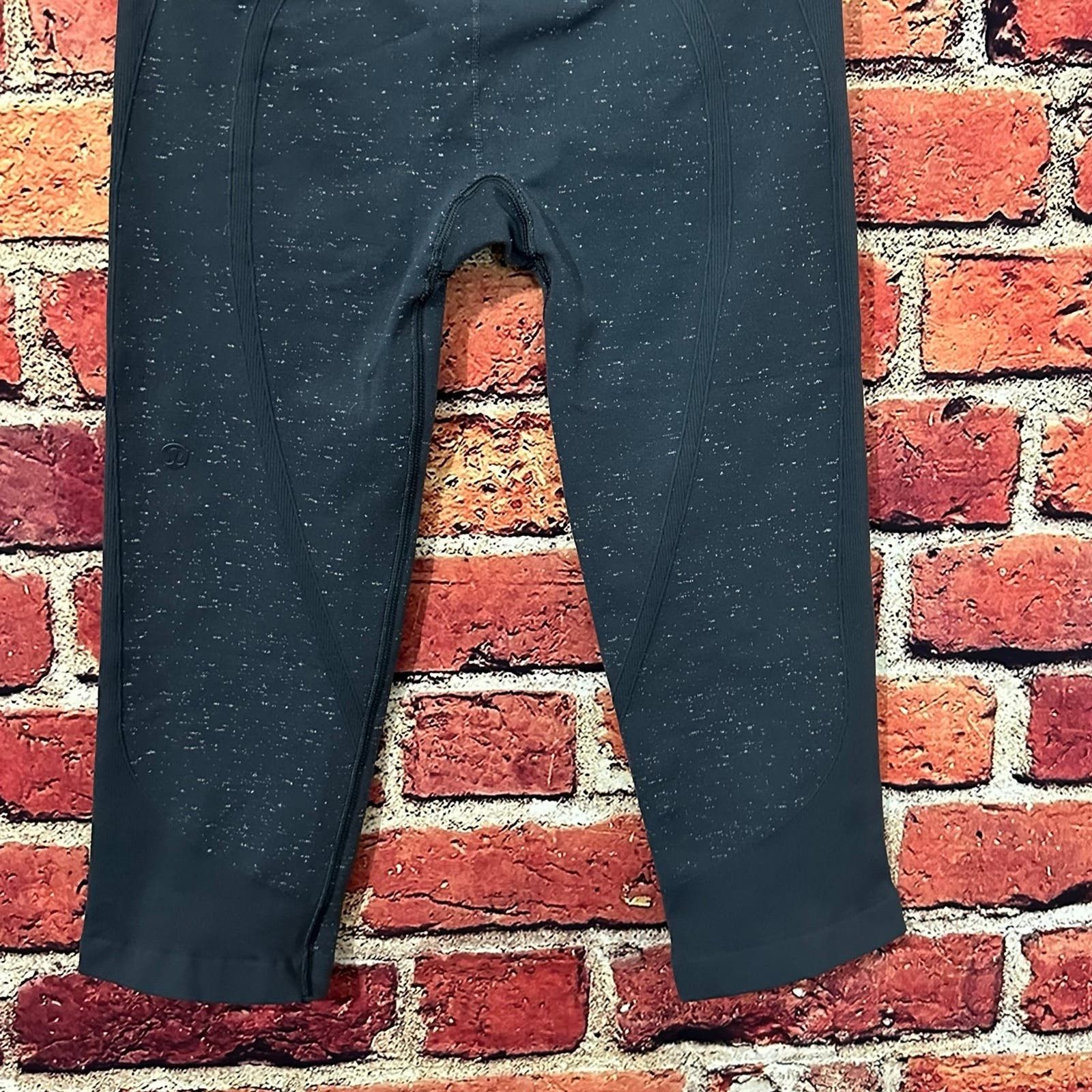 Lululemon Lululemon seamless leggings size 4 Size 27" / US 4 / IT 40 - 6 Thumbnail