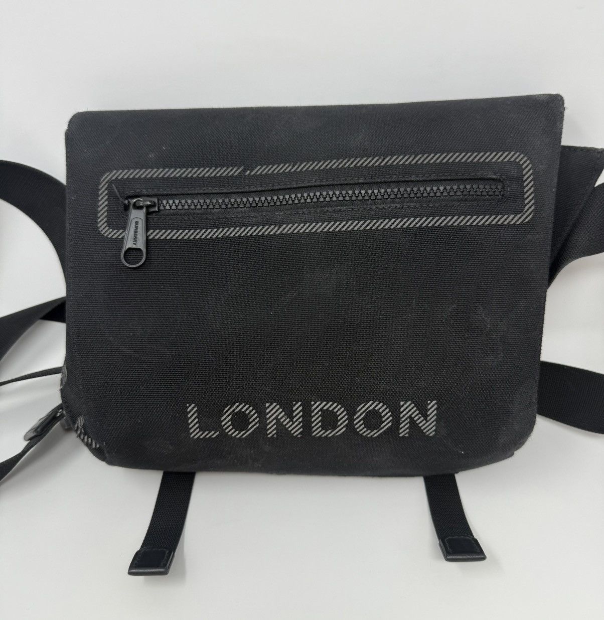 Burberry Burberry Horseferry Print Messenger Bag Black Size ONE SIZE - 4 Thumbnail