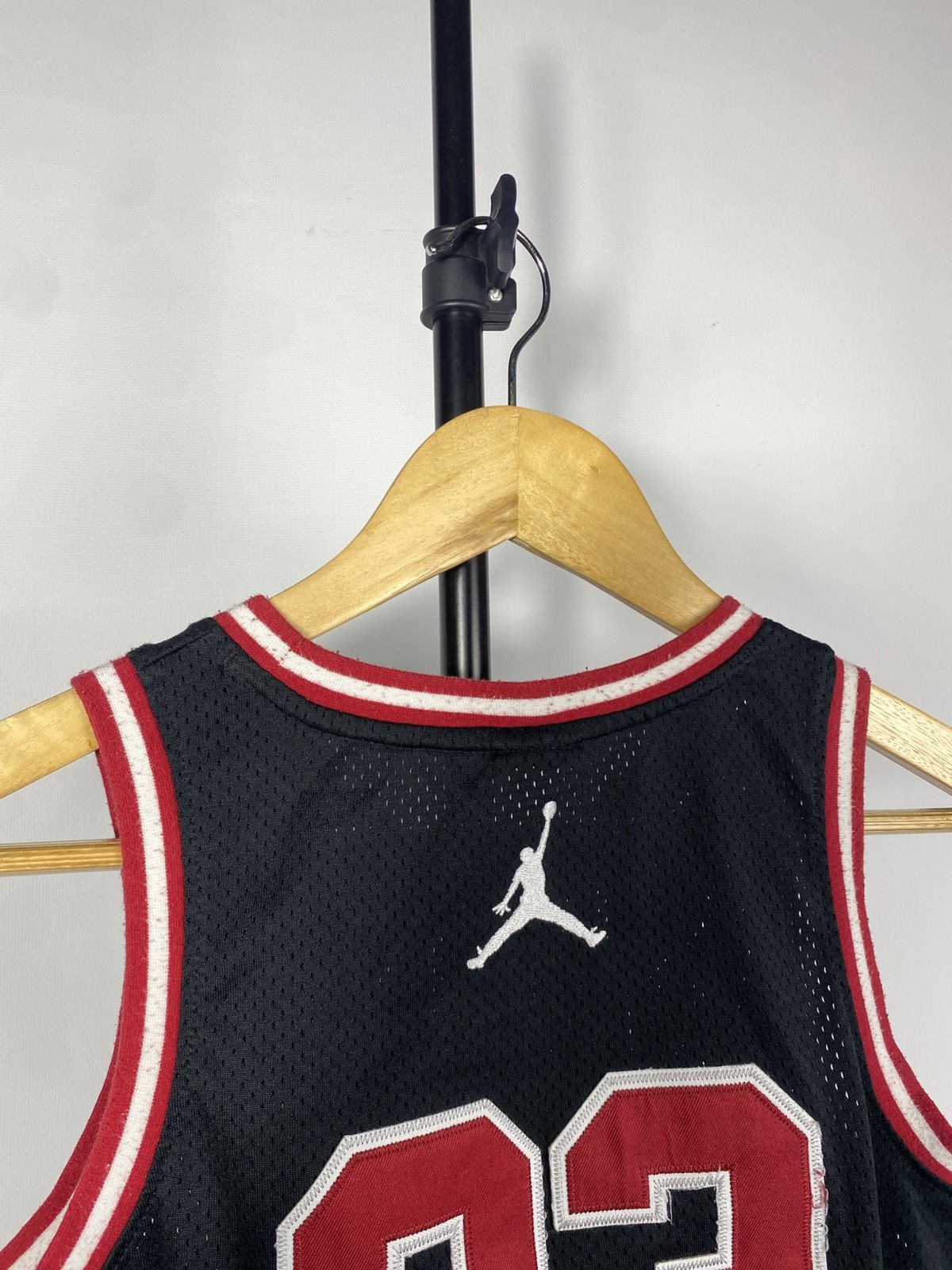 Jordan Brand × NBA × Vintage Vintage NBA Bulls Jordan 23 Jersey Tee Tank 90s Size US XS / EU 42 / 0 - 9 Thumbnail