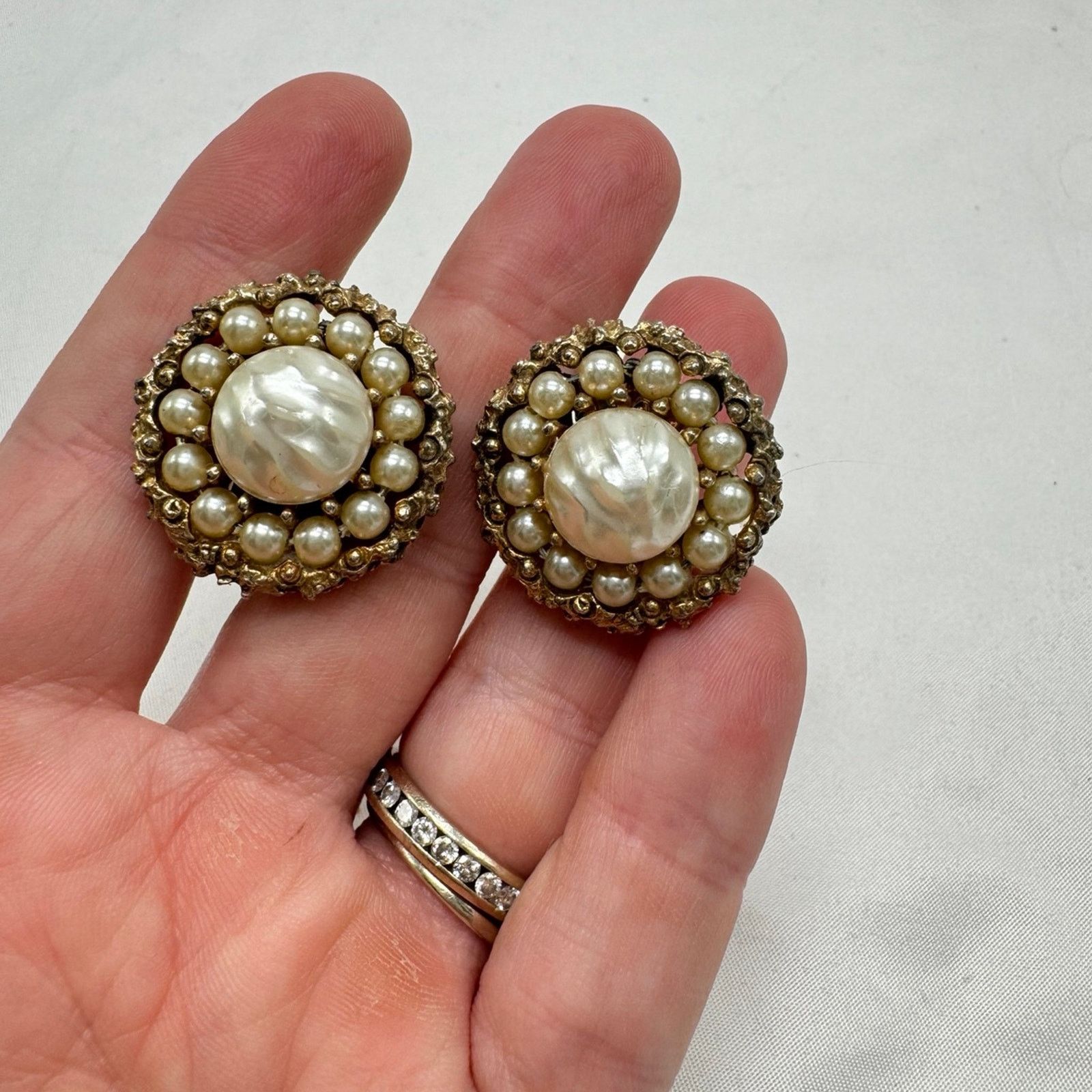 NBDN Nobrandedon VTG Kramer pearl button earrings Size ONE SIZE - 2 Thumbnail