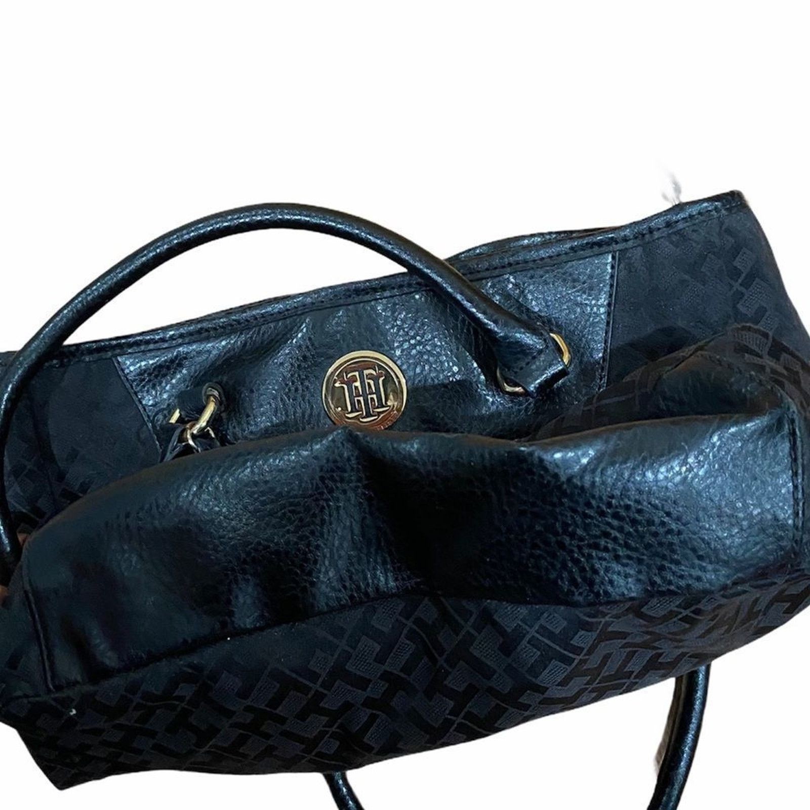 Tommy Hilfiger TOMMY HILFIGER Women's Medium Black Logo Handbag Size ONE SIZE - 4 Thumbnail