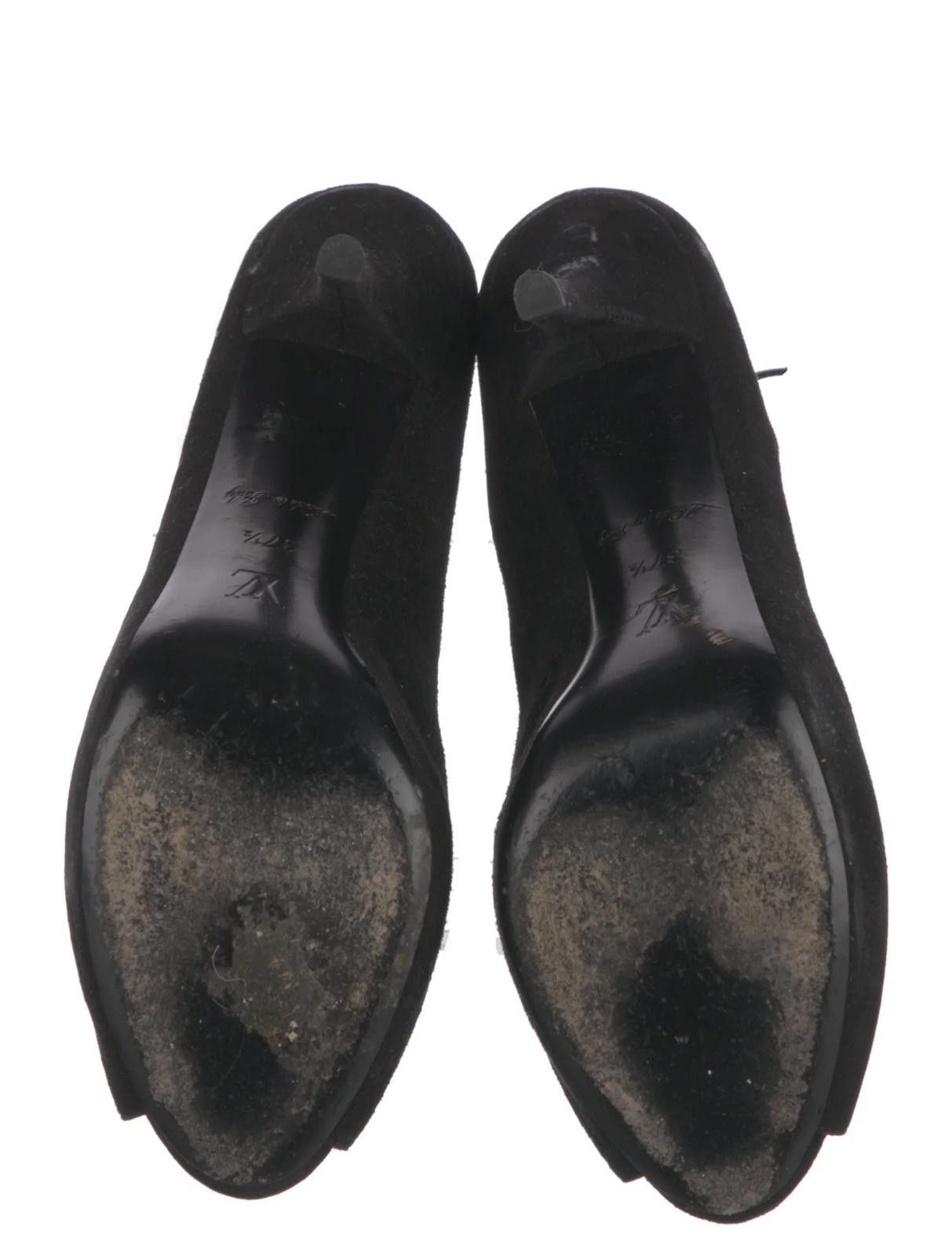 Louis Vuitton Louis Vuitton Suede Bow Accents T-Strap US6.5 EU37.5 Size US 6.5 / IT 36.5 - 5 Thumbnail