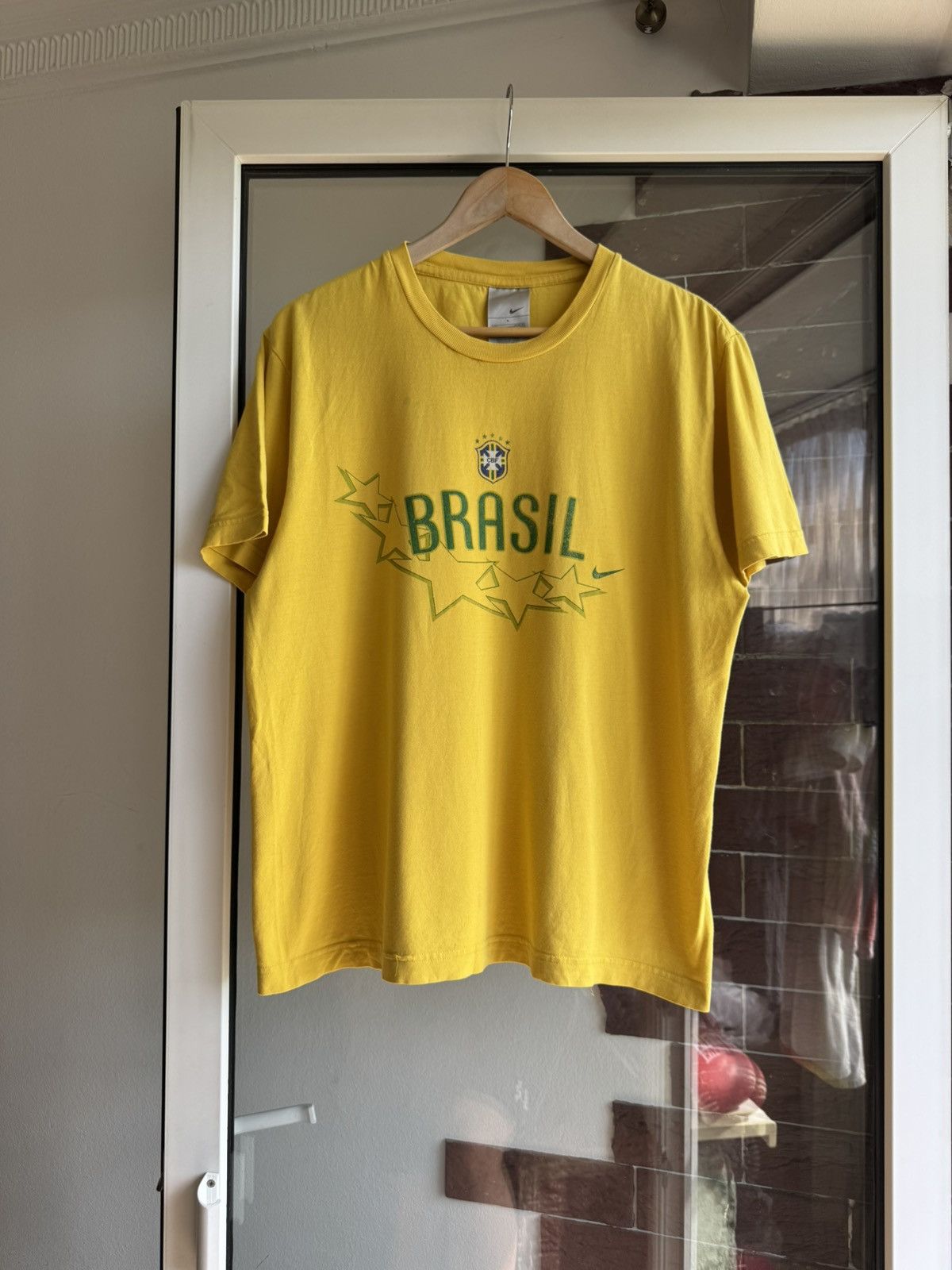 Nike Vintage Nike BRASIL Yellow Streetvir Shirt Size US L / EU 52-54 / 3 - 1 Thumbnail