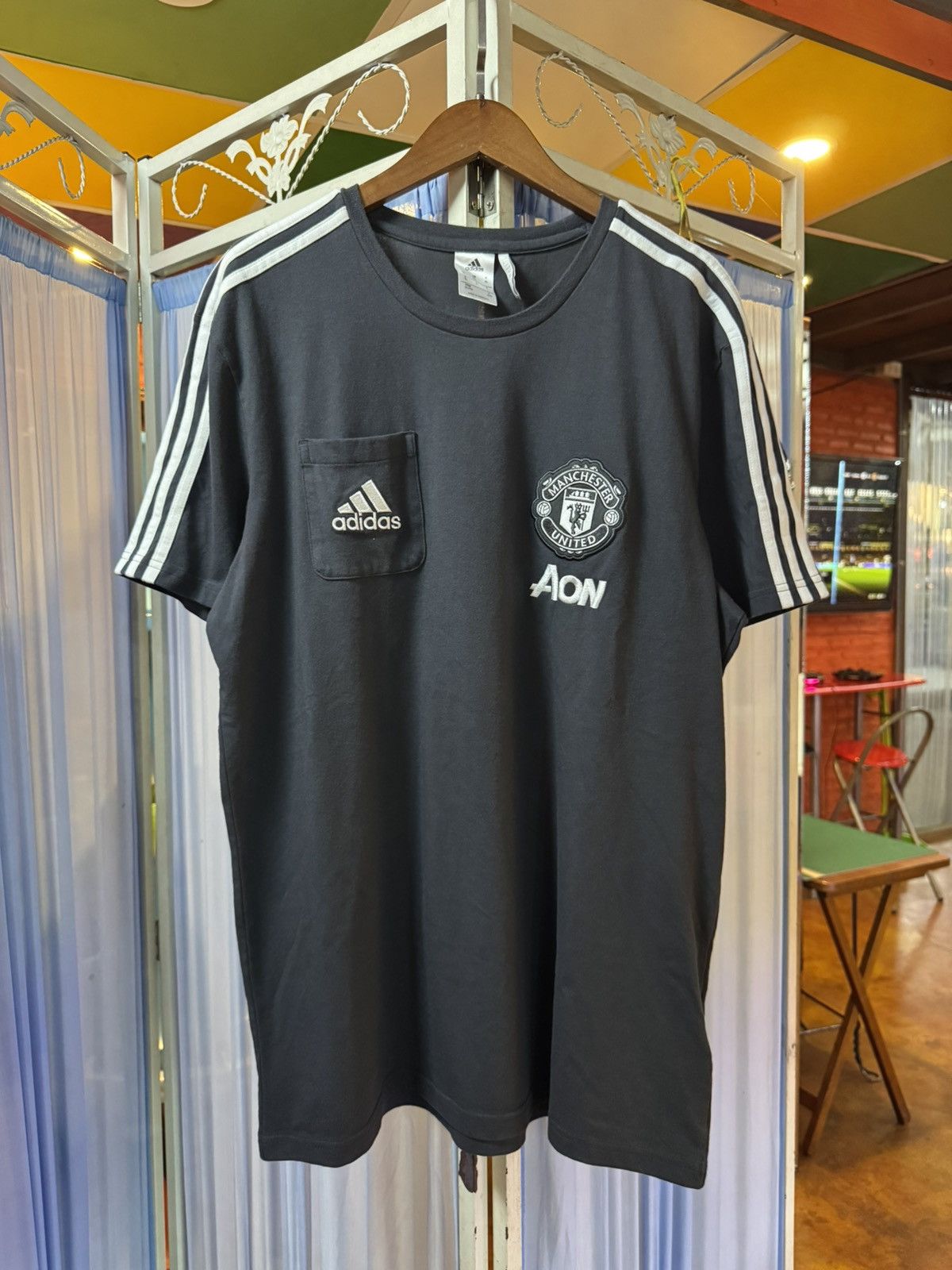 Adidas Manchester United 2017-18 Adidas Pre-Match T-shirt Size US XL / EU 56 / 4 - 1 Thumbnail