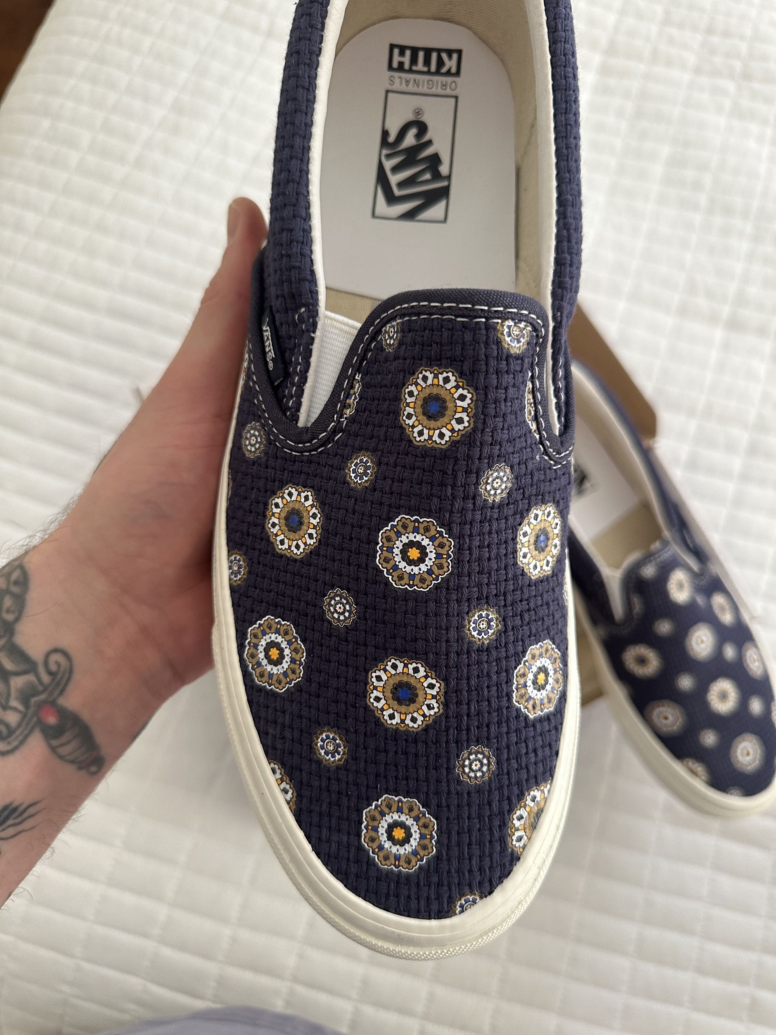 Kith × Vans Vans OG Classic Slip-On LX Kith for Vault Medallion Size US 11.5 / EU 44-45 - 6 Thumbnail