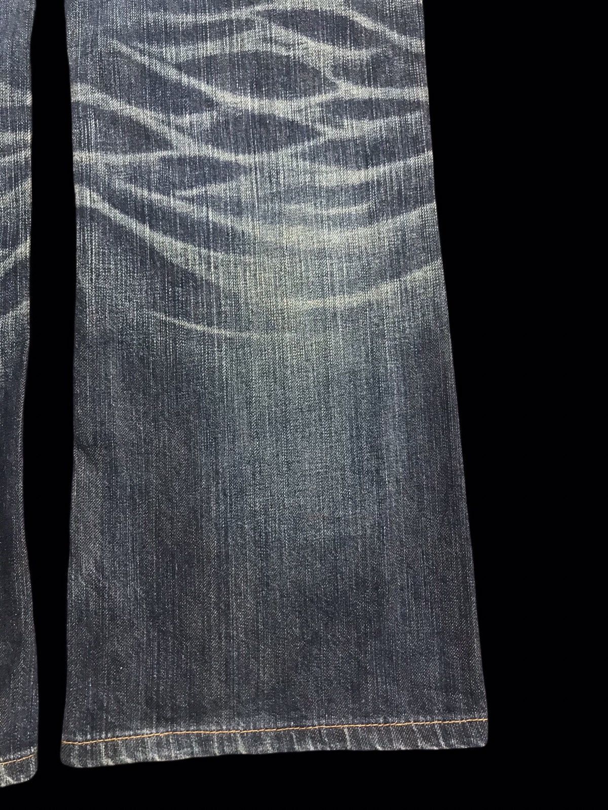 Edwin 💥FLARE💥SICK BUFFALO HEAD EDWIN FLARE DISTRESSED DENIM F203 Size US 33 - 13 Thumbnail
