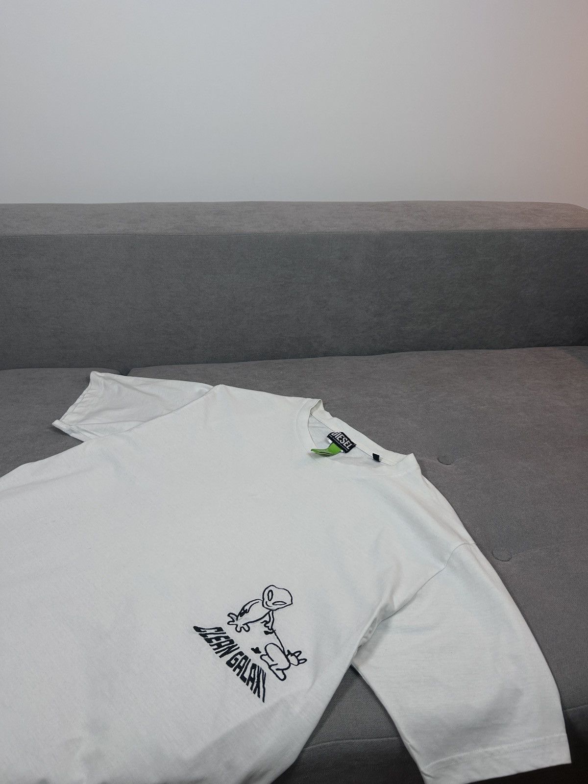 Other Diesel Clean Galaxy White Tee SZ L Size US L / EU 52-54 / 3 - 10 Thumbnail