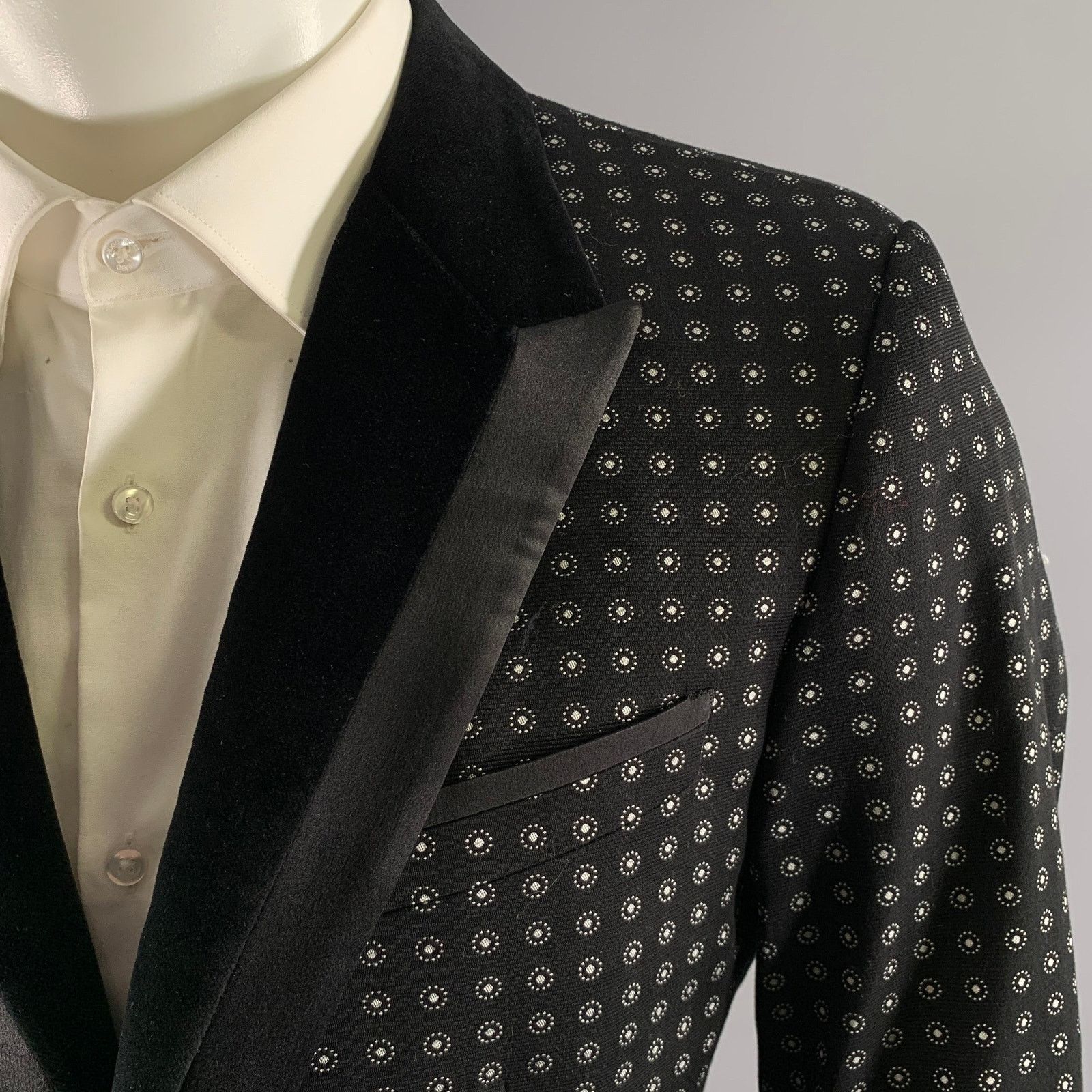 Dolce & Gabbana DOLCE & GABBANA 40 Black White Dot Cotton Tuxedo Sport Coat Size 40R - 2 Thumbnail
