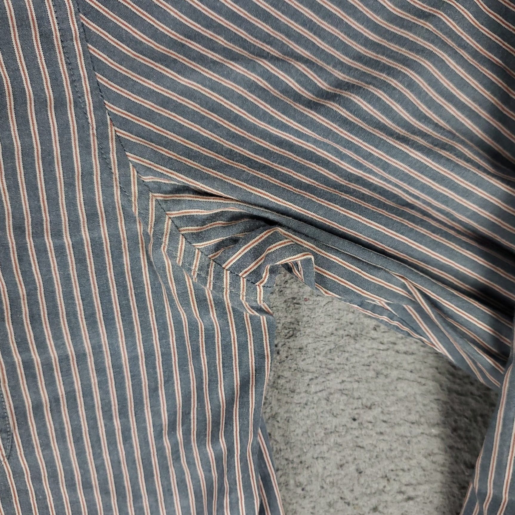 Club Monaco VINTAGE CLUB MONACO Shirt Mens Size Small Blue Striped Button-Up Long Sleeve, Regular Fit, 100% Cotton, Men’s Classic Casual Subtle Pockets Size US S / EU 44-46 / 1 - 4 Thumbnail