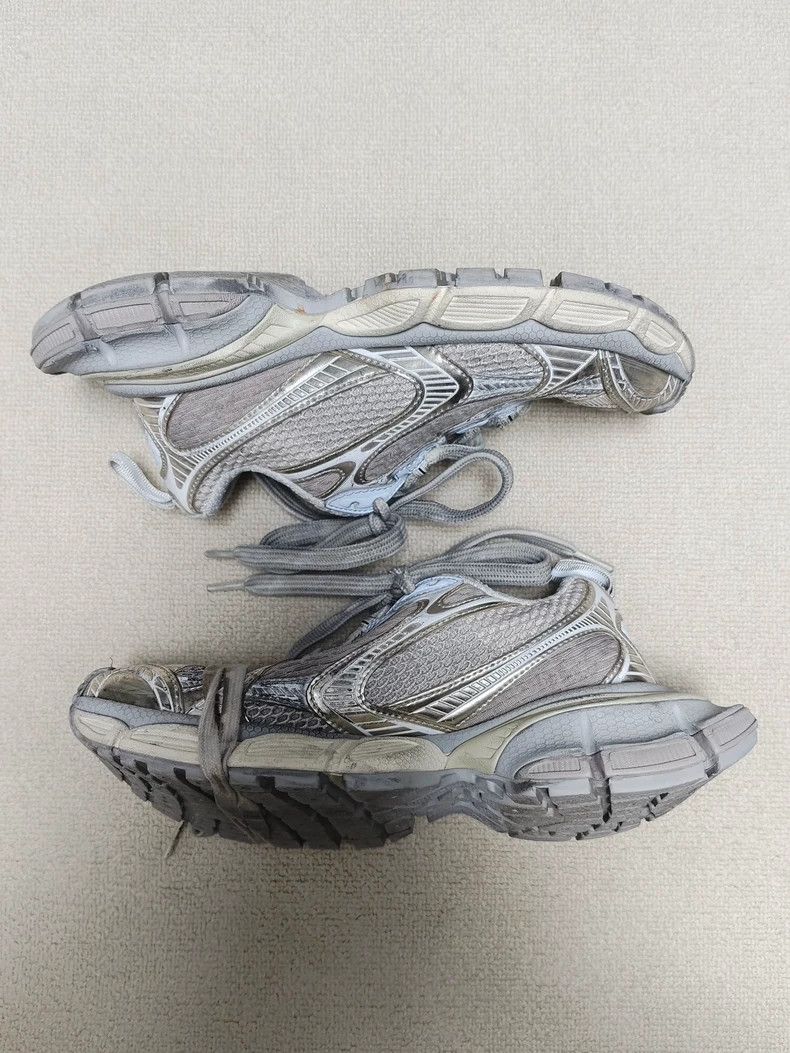 Balenciaga size 36 Low-cut lace-up shoes 2502-Nextarrow