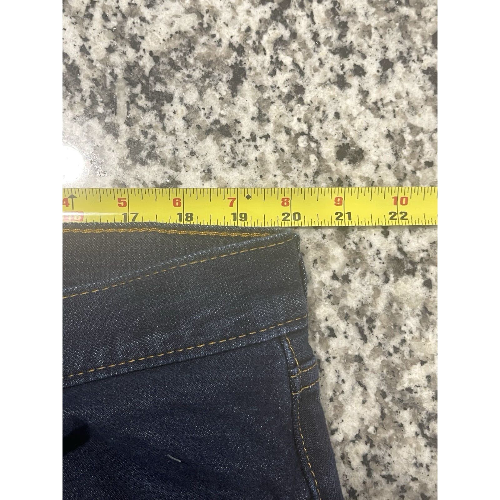 Levi's VINTAGE Levi's Men's Jeans 550 Relaxed 40x31 Blue NWOT Size US 40 / EU 56 - 3 Thumbnail