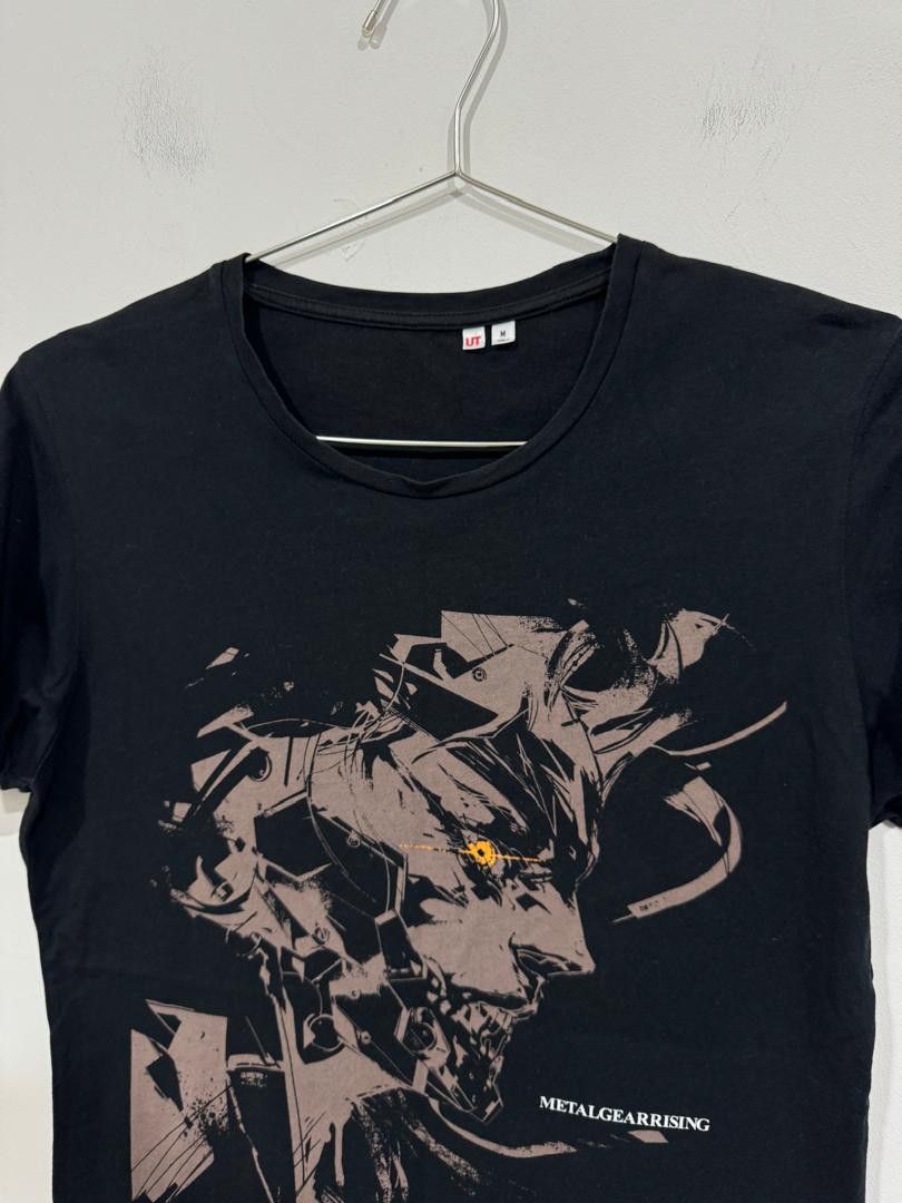 Japanese Brand Uniqlo Metal Gear Solid Tee Size US S / EU 44-46 / 1 - 2 Thumbnail