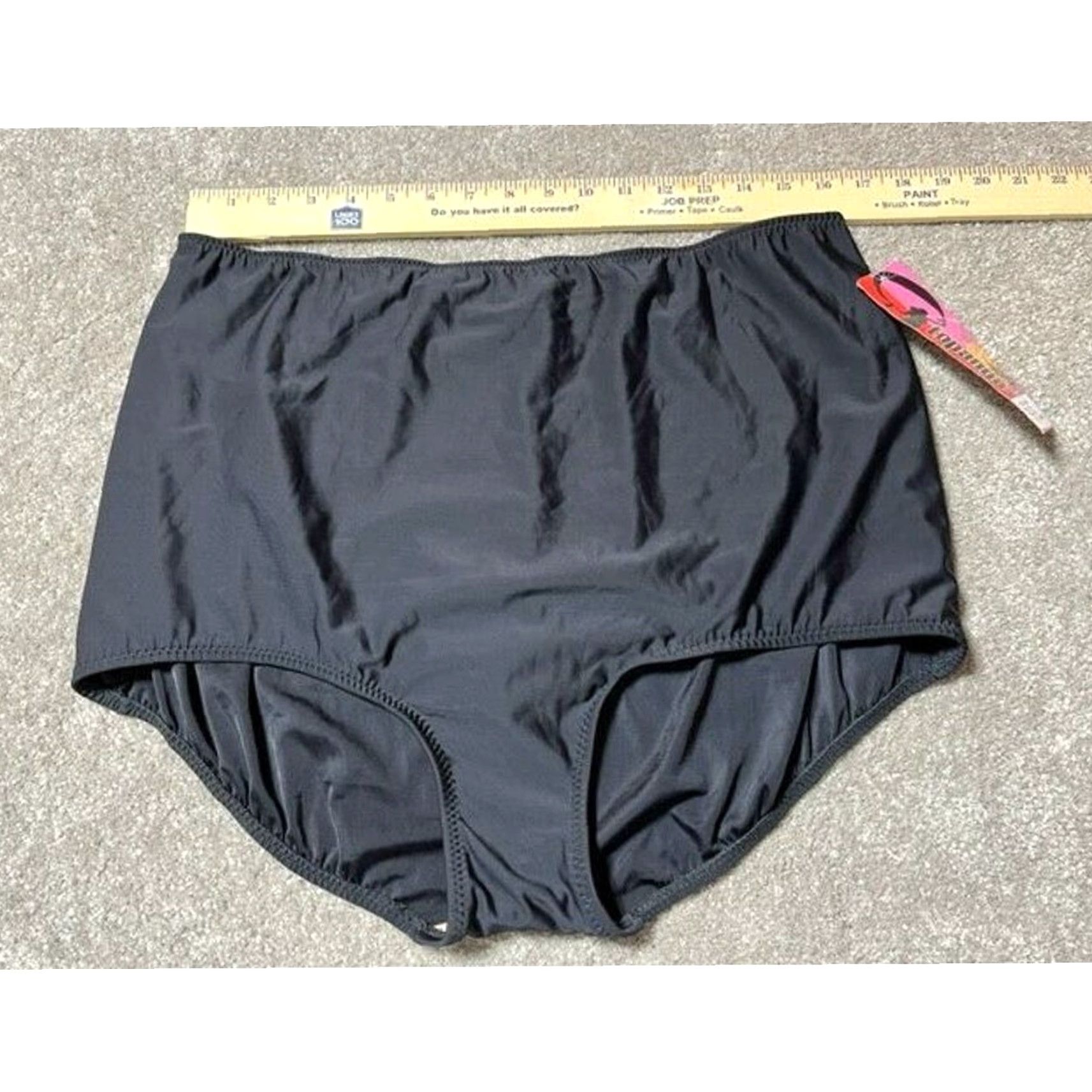 Vintage VINTAGE Slimming Swim Bottom Plus Size 26W Retro 80s 90s Pin-Up High-Waist Modest Beach Women Black Nylon Spandex Hand Wash Only - The. Size 26" / US 2 / IT 38 - 4 Thumbnail