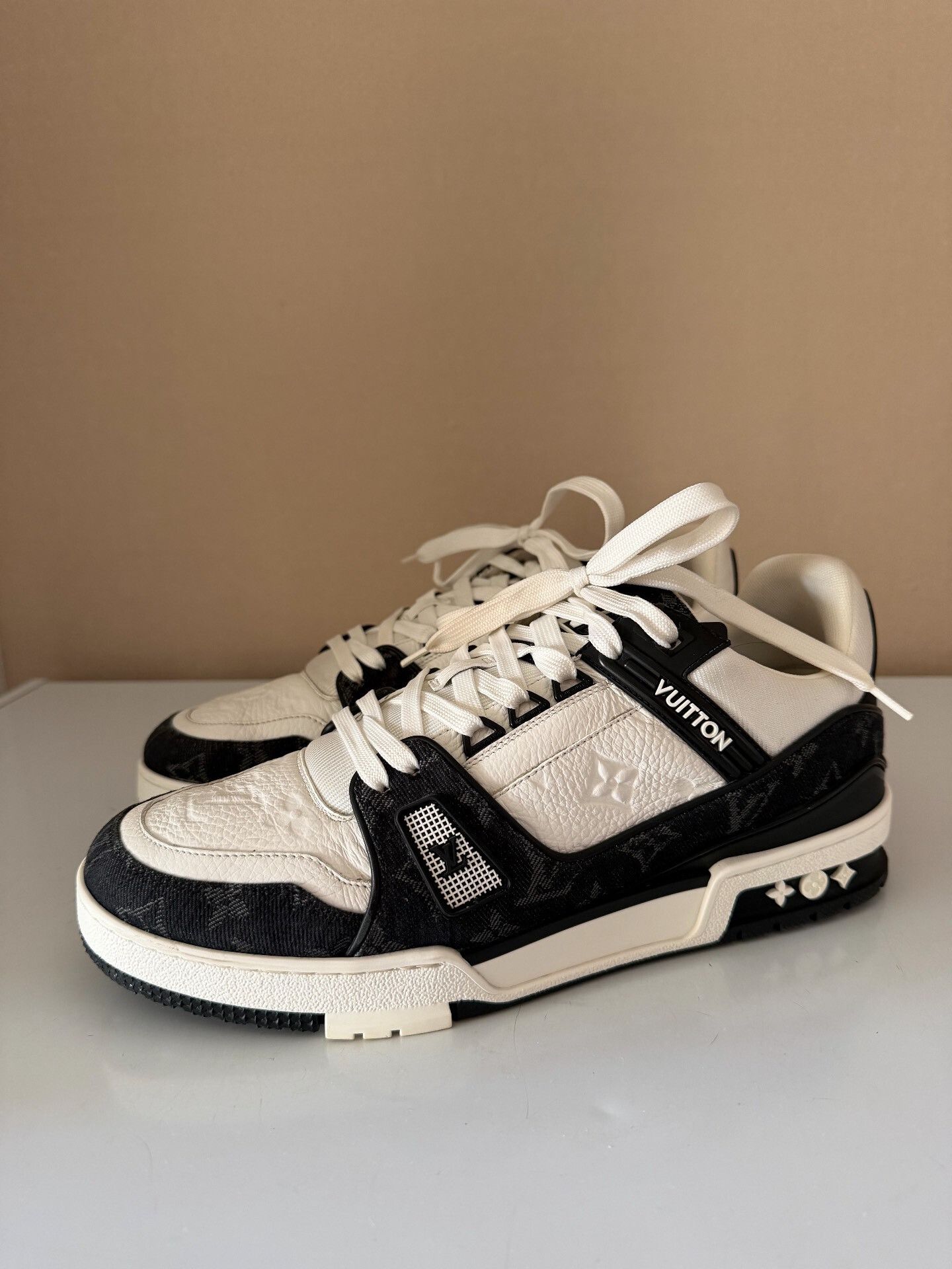 Louis Vuitton Louis Vuitton Trainer Panda Sneakers Size US 9.5 / EU 42-43 - 1 Thumbnail