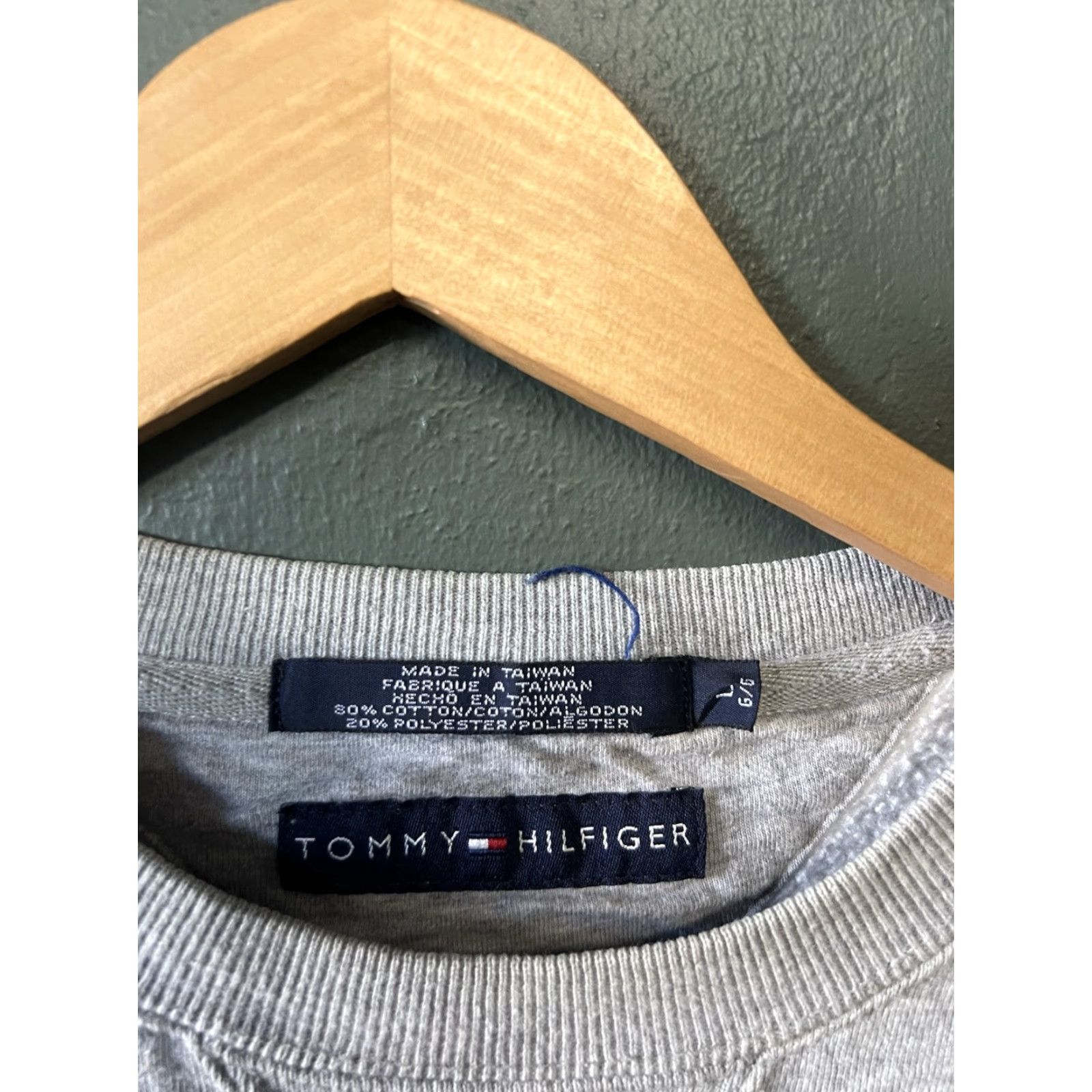 Tommy Hilfiger Tommy Hilfiger Y2K Mens Gray Pullover Sweatshirt Size L Size US L / EU 52-54 / 3 - 3 Thumbnail