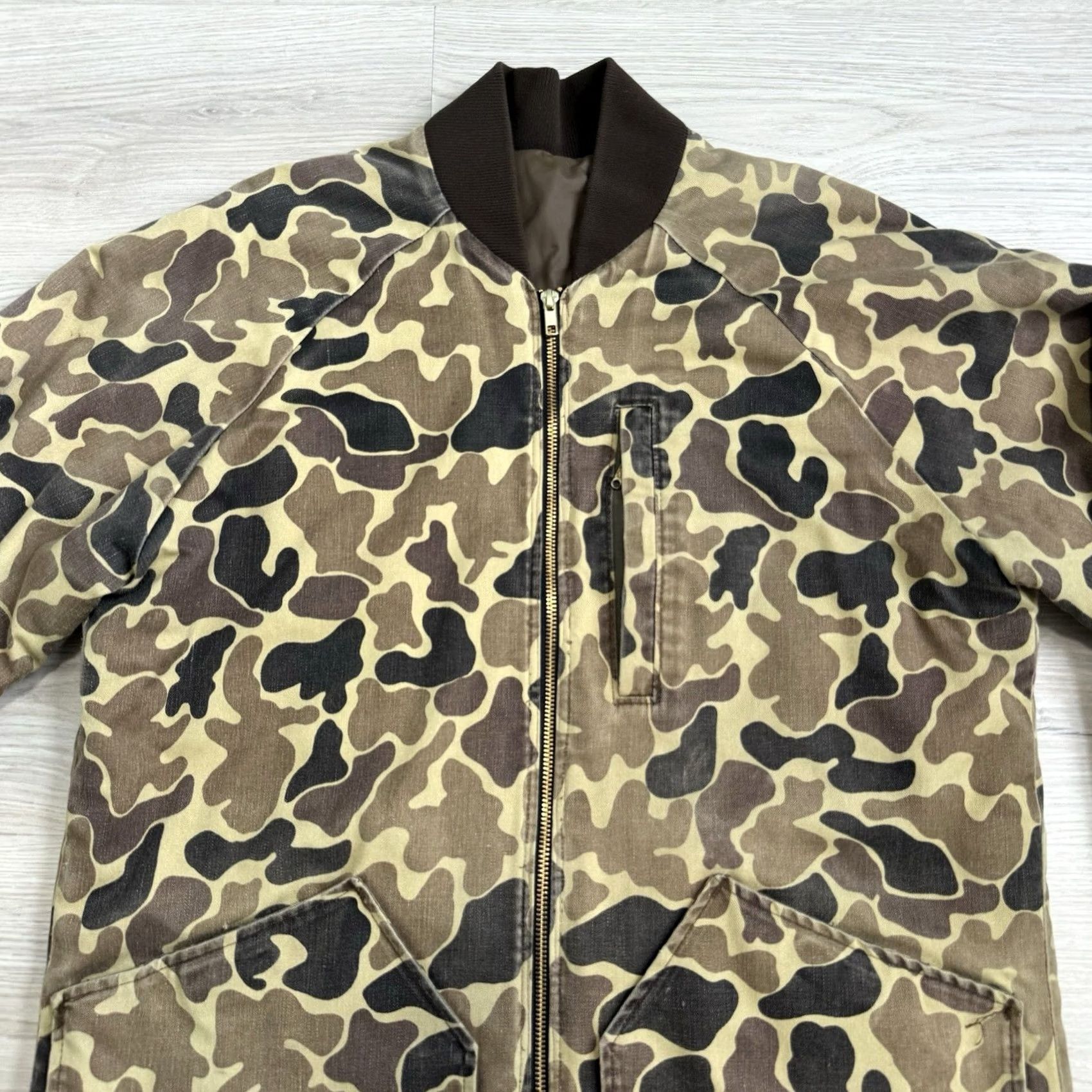 Vintage VINTAGE Woolrich Mens Tan Duck Camo Frogskin Full Zip Bomber Jacket Made In USA Size US M / EU 48-50 / 2 - 4 Thumbnail