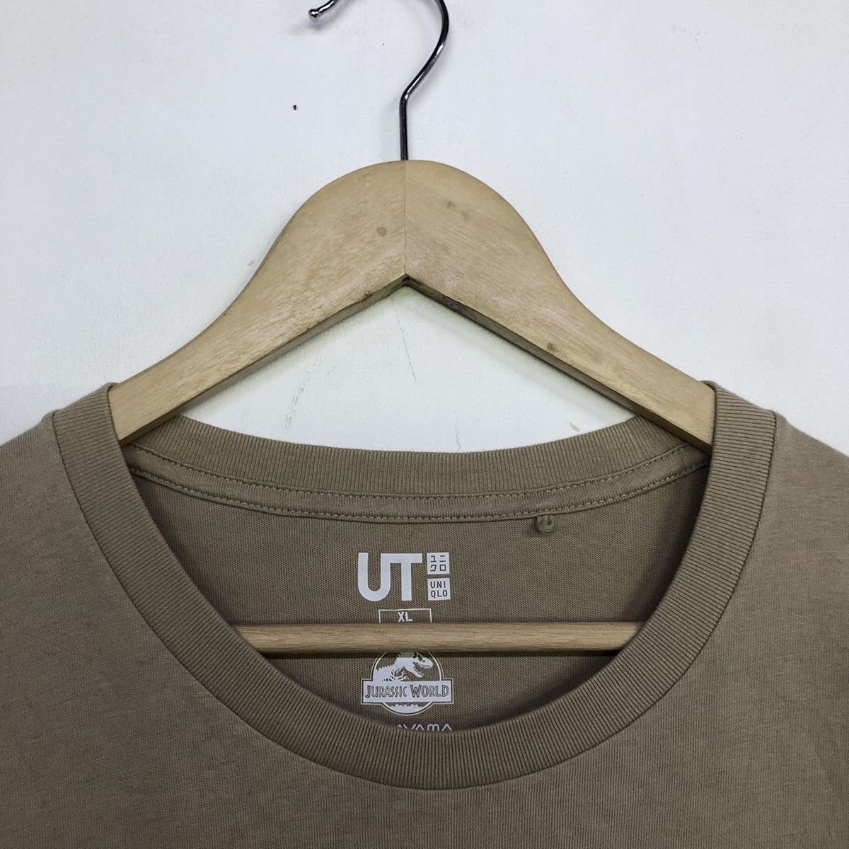 Club Sorayama × Uniqlo Uniqlo X Hajime Sorayama Jurassic World Graphic Tshirt Size US XL / EU 56 / 4 - 4 Thumbnail
