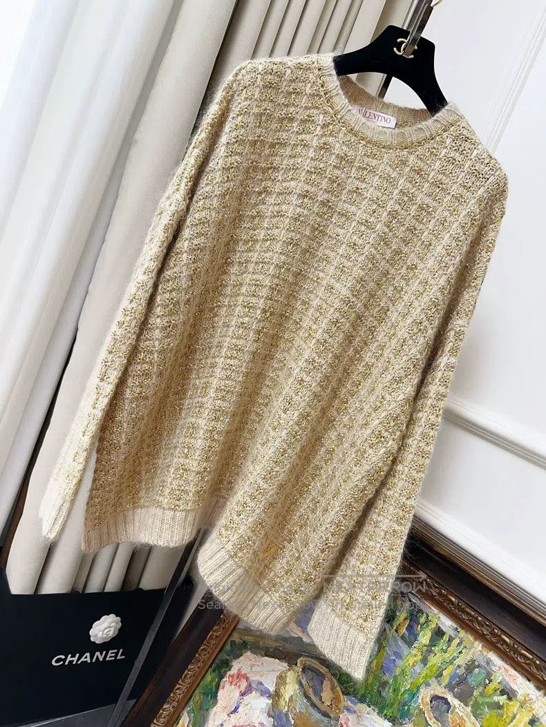 Valentino Valentino Crewneck knitted top with beige gold embroidered Size M / US 6-8 / IT 42-44 - 1 Thumbnail