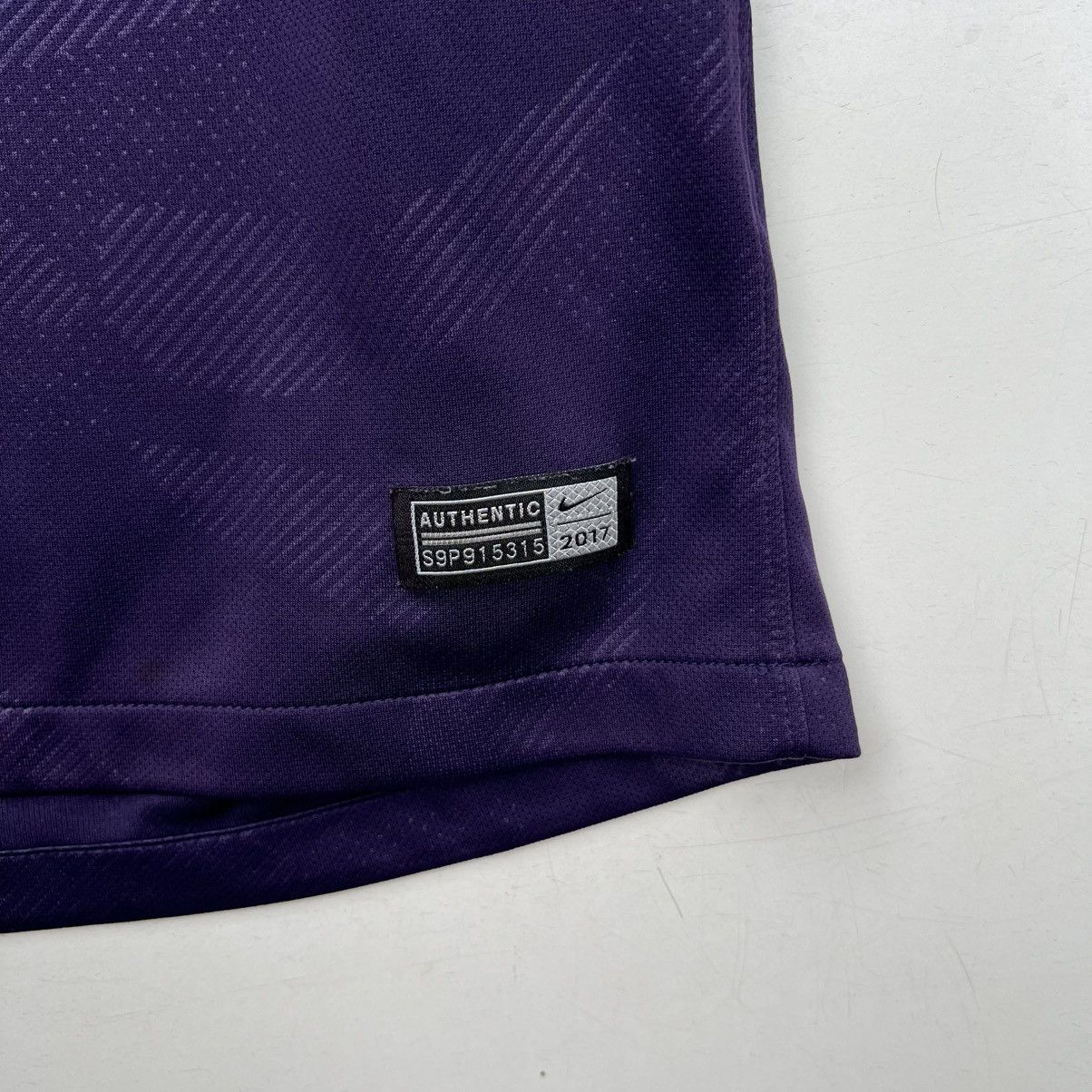 Nike TOTTENHAM 2017/2018 THIRD FOOTBALL SHIRT NIKE SOCCER JERSEY Size US M / EU 48-50 / 2 - 6 Thumbnail