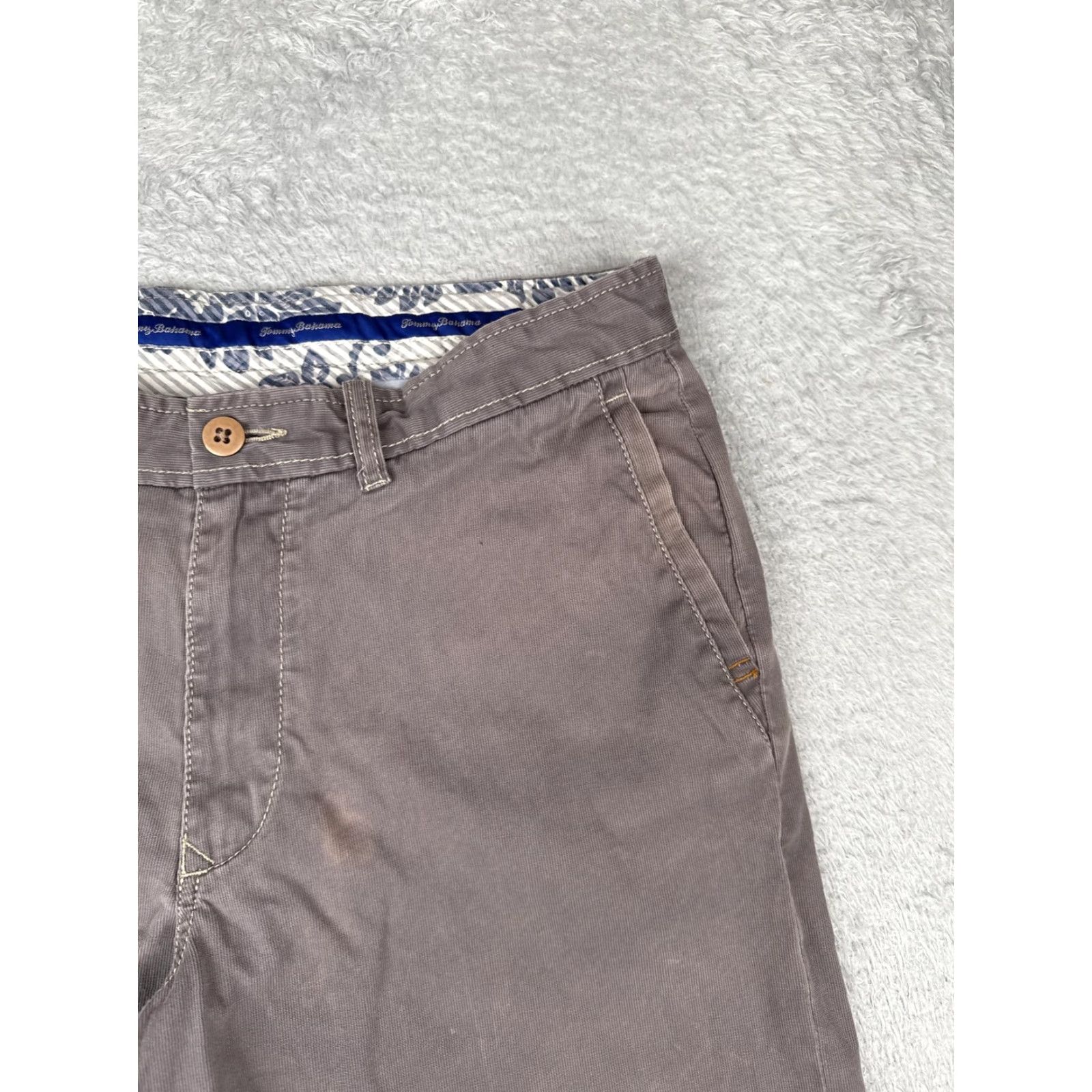 Tommy Bahama Tommy Bahama Shorts Men 33x11 Gray Brown Chino Stretch Flat Front Zip Fly Casual Greenwich? Size US 33 - 5 Thumbnail