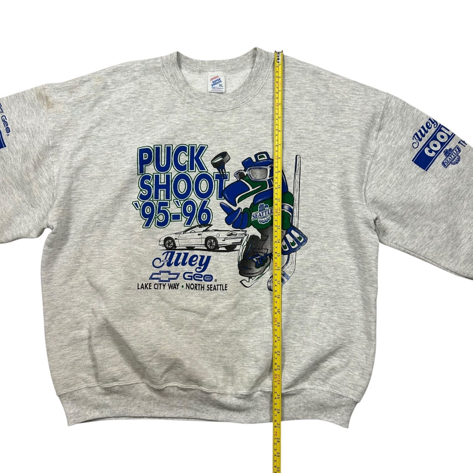 Vintage 90s WHL SEATTLE THUNDERBIRDS JERZEES PUCK SHOOT SWEATSHIRT Size US XL / EU 56 / 4 - 10 Thumbnail