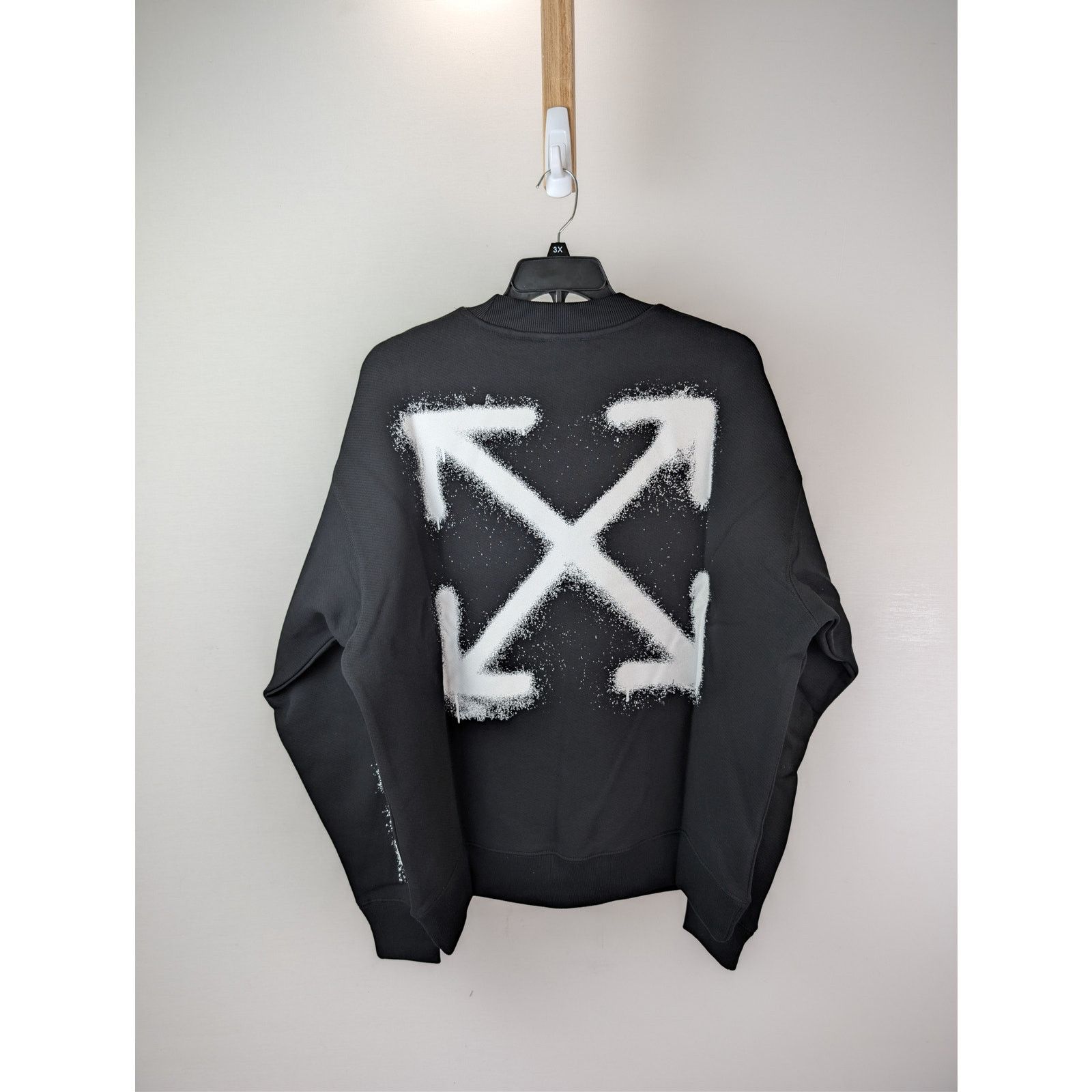 Off-White o1rshd1 Spray Can Arrow Skate Crewneck Sweater in Black Size US M / EU 48-50 / 2 - 15 Thumbnail