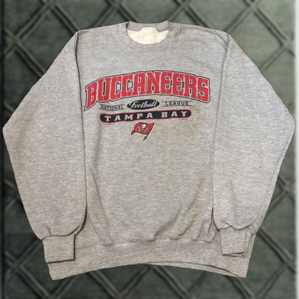NFL VINTAGE Tampa Bay Buccaneers Grey Crewneck Sweatshirt L NFL Football Y2K Mens Size US L / EU 52-54 / 3 - 1 Thumbnail