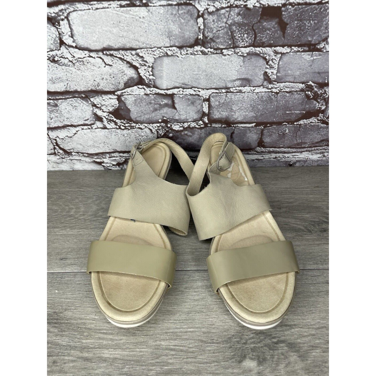 TSUBO TSUBO Taupe Soft Leather Patent Open Toe Strap Wedge Sandals Size US 8.5 / IT 38.5 - 4 Thumbnail