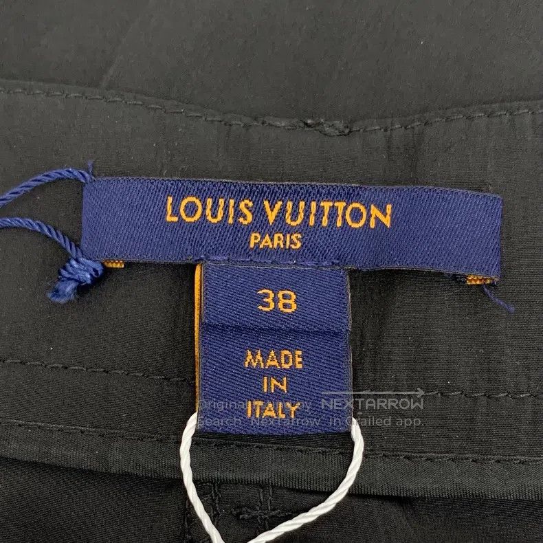 Louis Vuitton Louis Vuitton Black multi-zip pocket logo print paneled ca Size US 38 / EU 54 - 6 Thumbnail