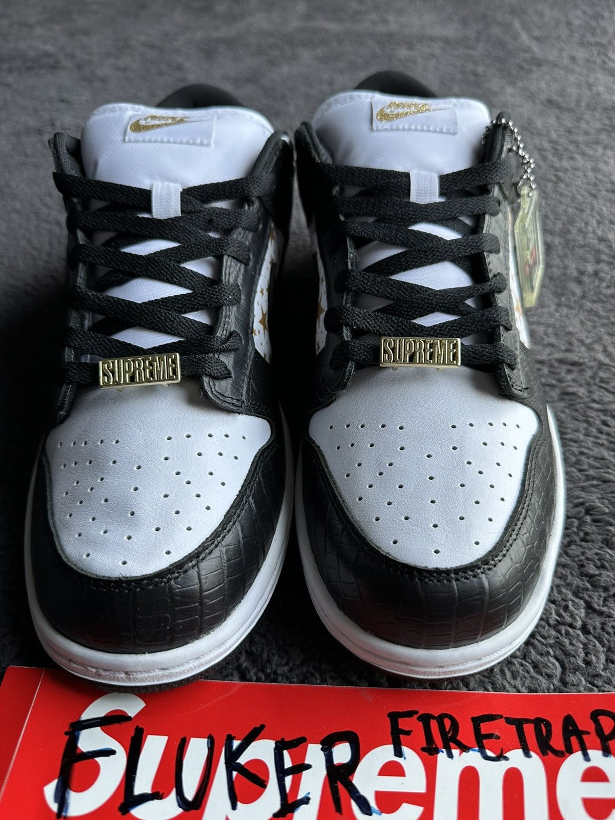 Nike × Supreme Nike SB Dunk Low Supreme Stars Black (2021) Size US 10 / EU 43 - 1 Thumbnail