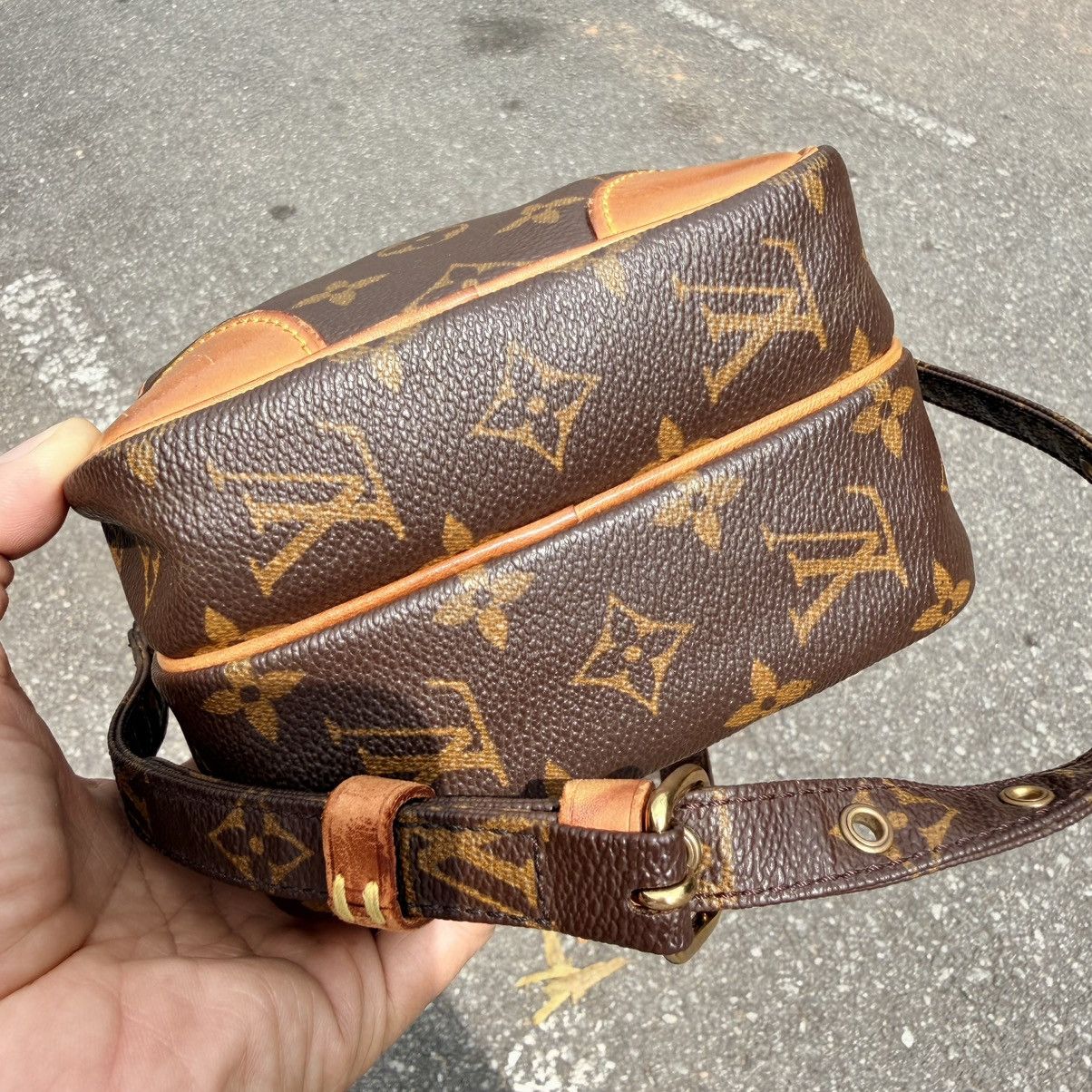 Louis Vuitton Louis Vuitton Amazon Monogram Slingbag Size ONE SIZE - 7 Thumbnail