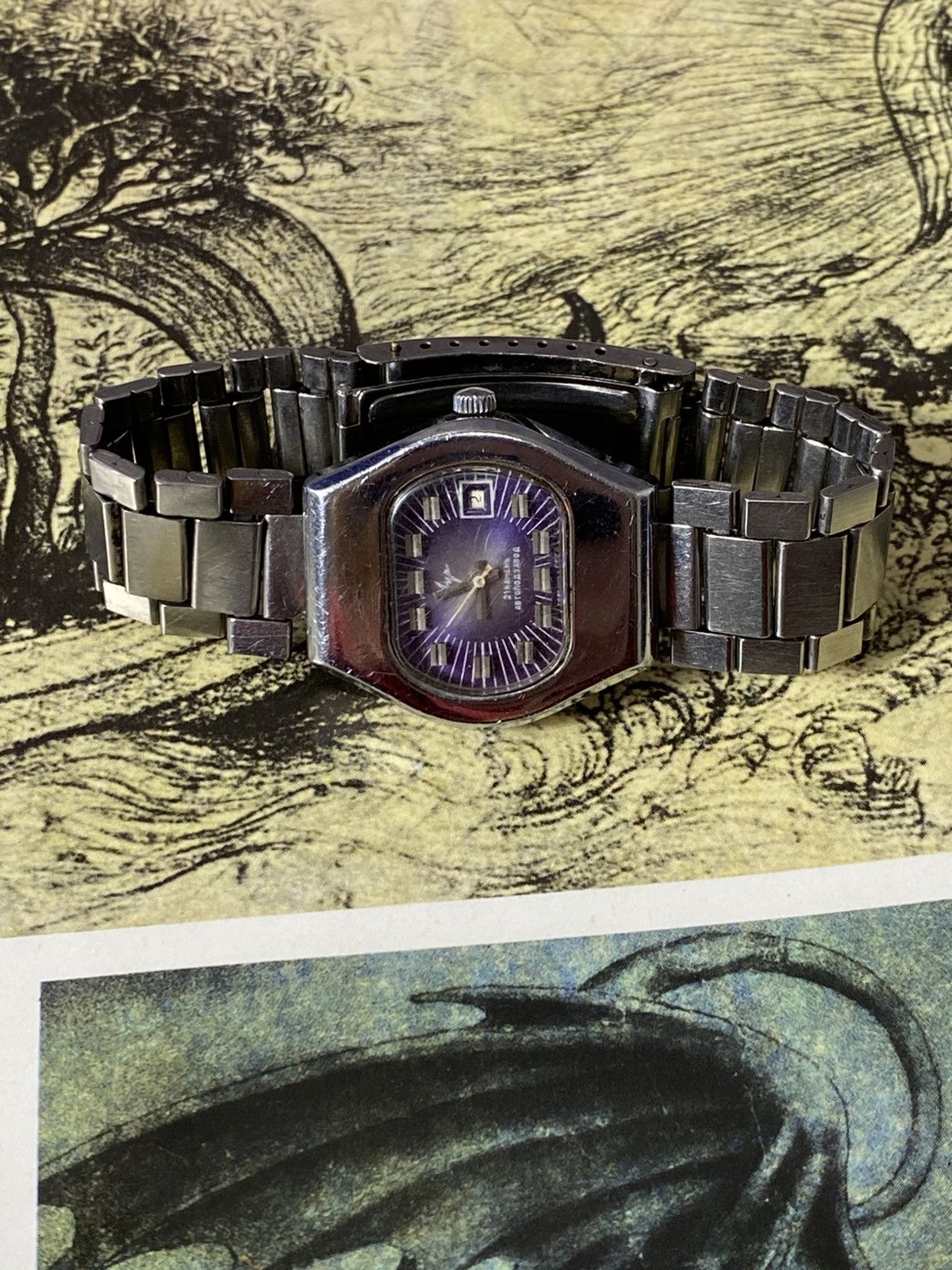 Vintage Vintage Luch Automatic Watch Purple Dial USSR 21 Jewels Size ONE SIZE - 1 Thumbnail