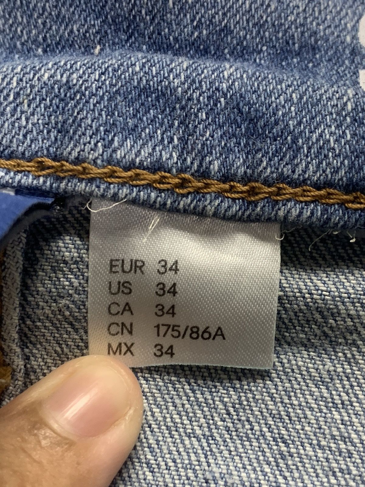 H&M H&M Distress Jeans Size US 34 / EU 50 - 17 Thumbnail