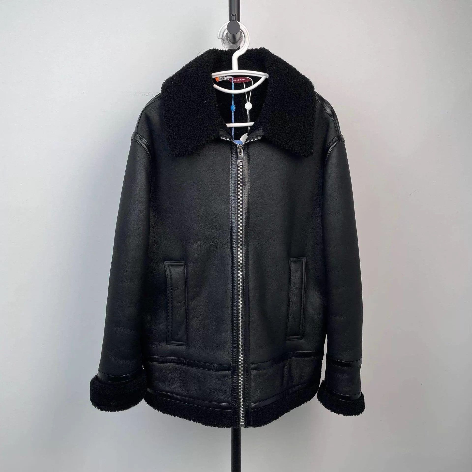 Gucci Gucci shearling fleece collar black jacket 44 Size US S / EU 44-46 / 1 - 1 Thumbnail