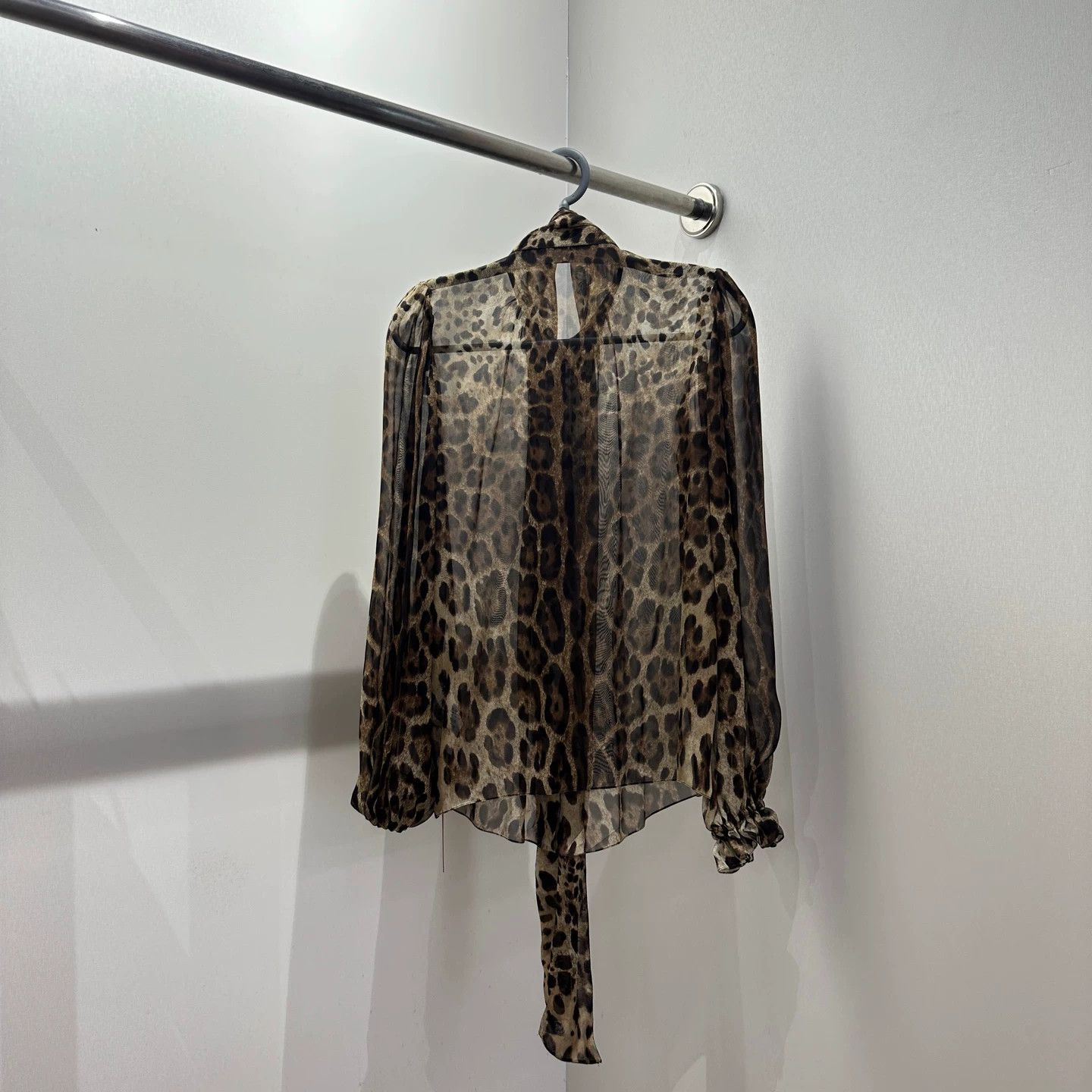 Dolce & Gabbana D&G feb499 leopard sash longsleeve shirt 36 Size XS / US 0-2 / IT 36-38 - 2 Thumbnail