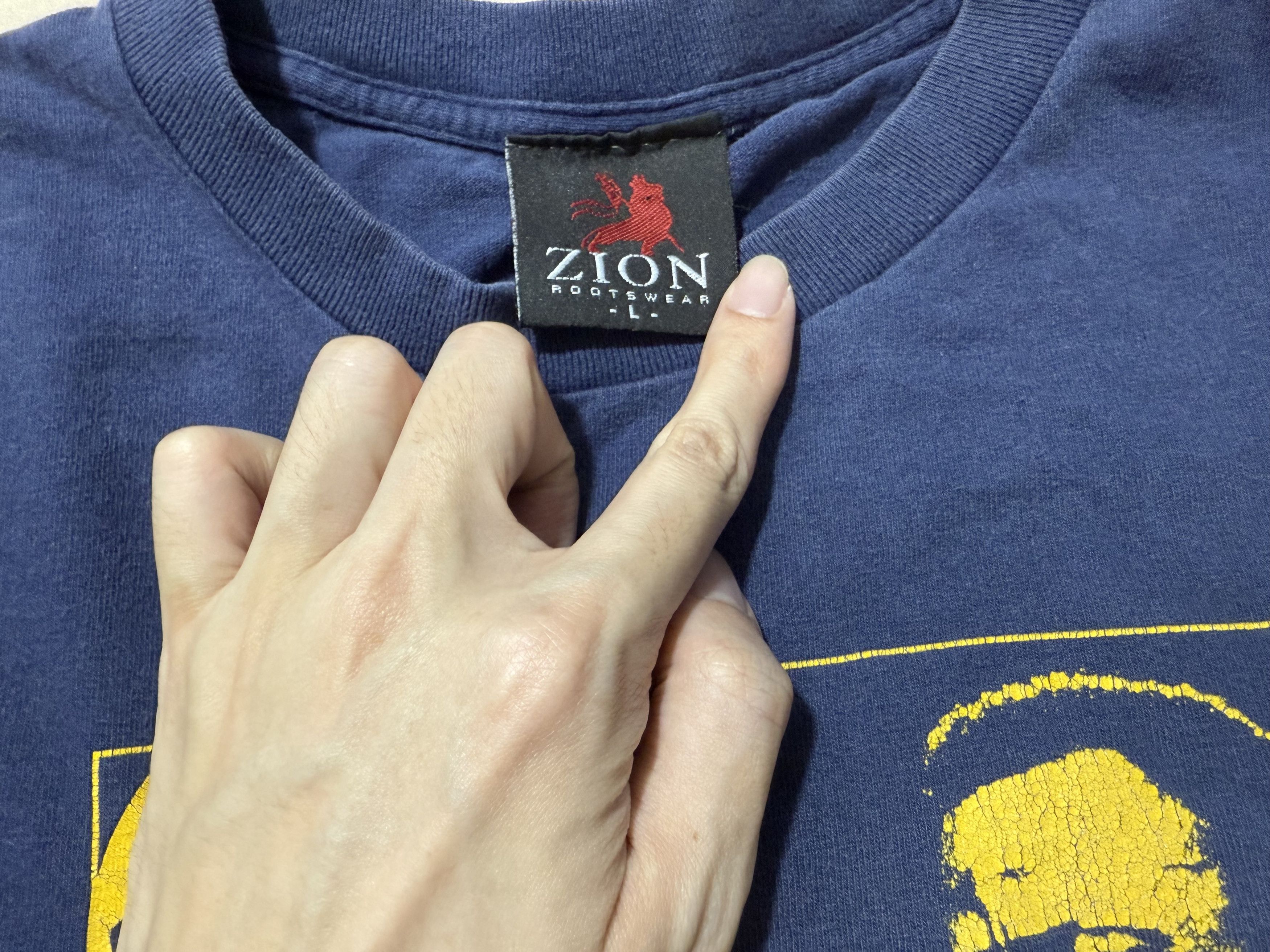 Vintage Vintage 2000s Miles Davis T-Shirt Zion Jazz Blues Size US L / EU 52-54 / 3 - 4 Thumbnail