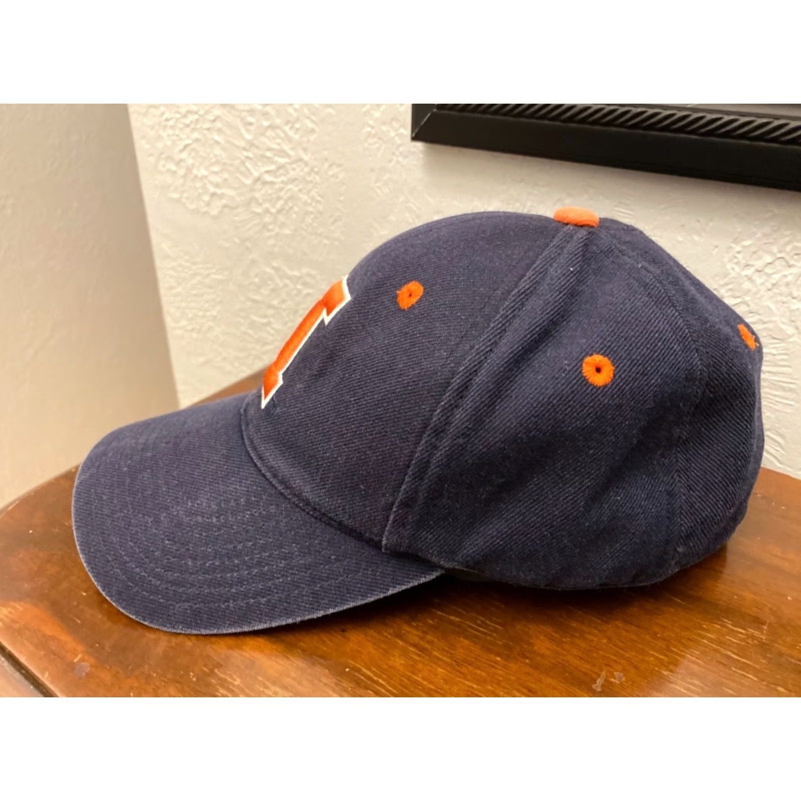 Top Of The World VINTAGE Top of the World Illinois Fighting Illini Navy Baseball Cap Hat 7 1/4 Mens Blue fears Size US M / EU 48-50 / 2 - 5 Thumbnail