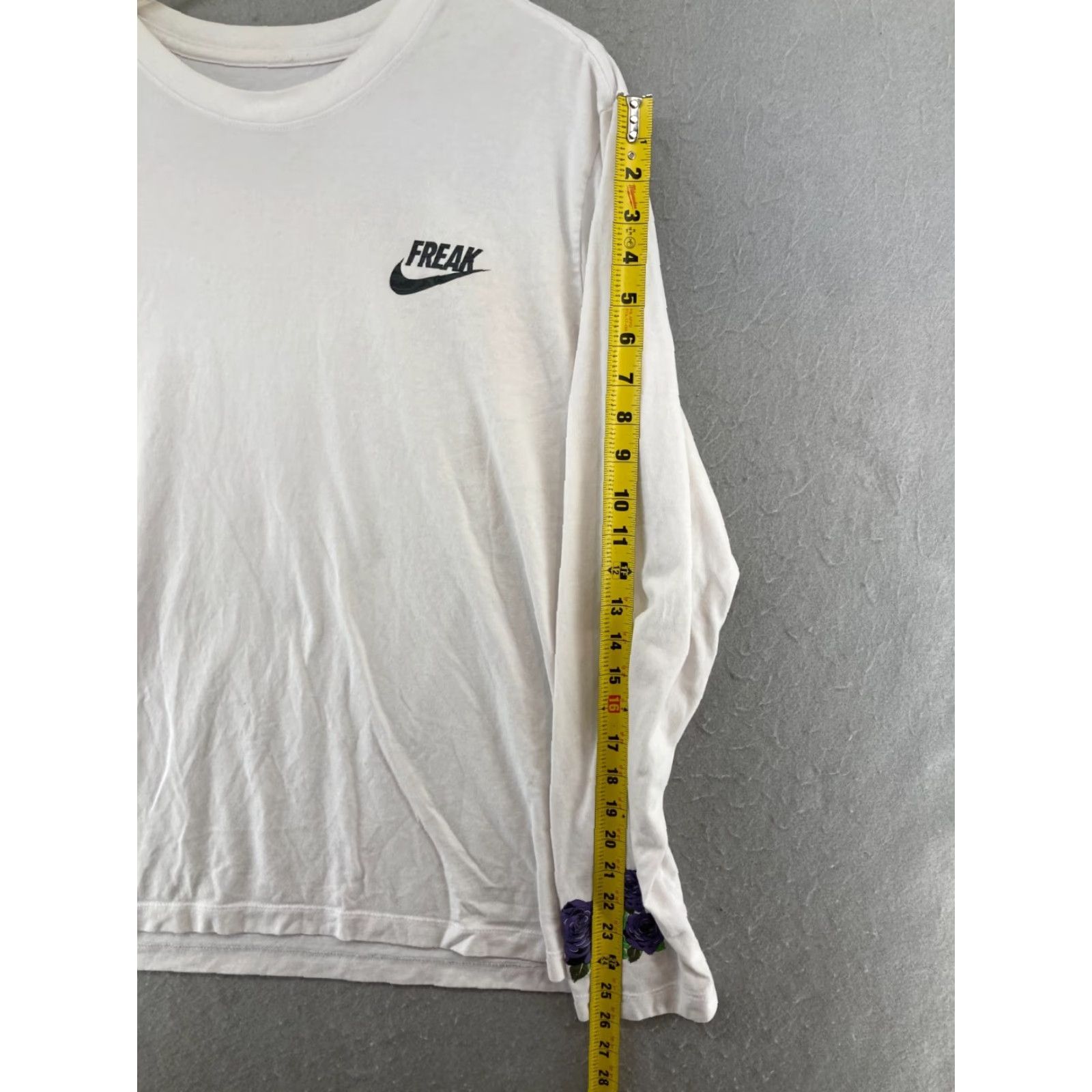 Nike Nike Long Sleeve T-Shirt Womens Large White Crew Neck Activewear Swoosh Flowers Sports Size L / US 10 / IT 46 - 4 Thumbnail