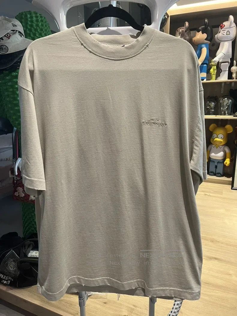 Balenciaga Balenciaga Embroidered Tiger Head Tee. Size US S / EU 44-46 / 1 - 1 Thumbnail