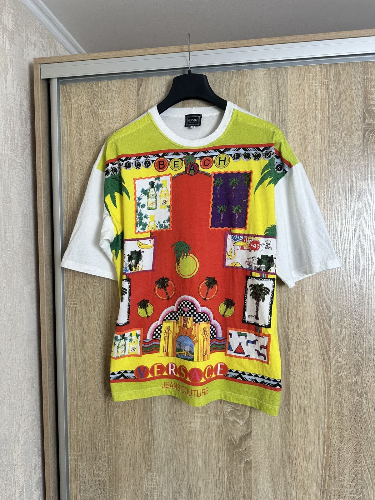 Versace 🔥 Versace Jeans Couture Miami Florida Beach Vintage T Shirt Size US M / EU 48-50 / 2 - 1 Thumbnail