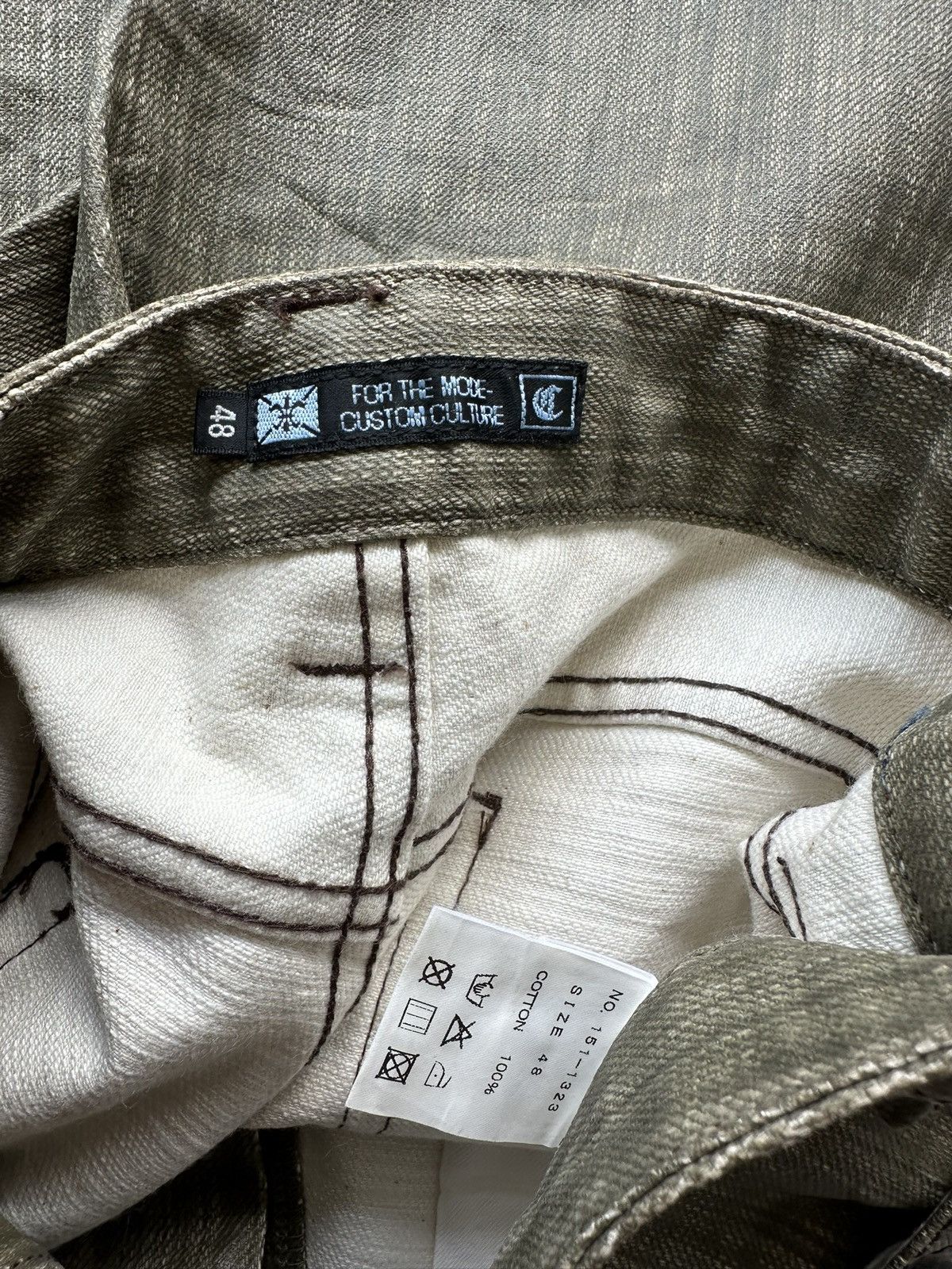 [32 x 21.5] Y2k Custom Culture short denim